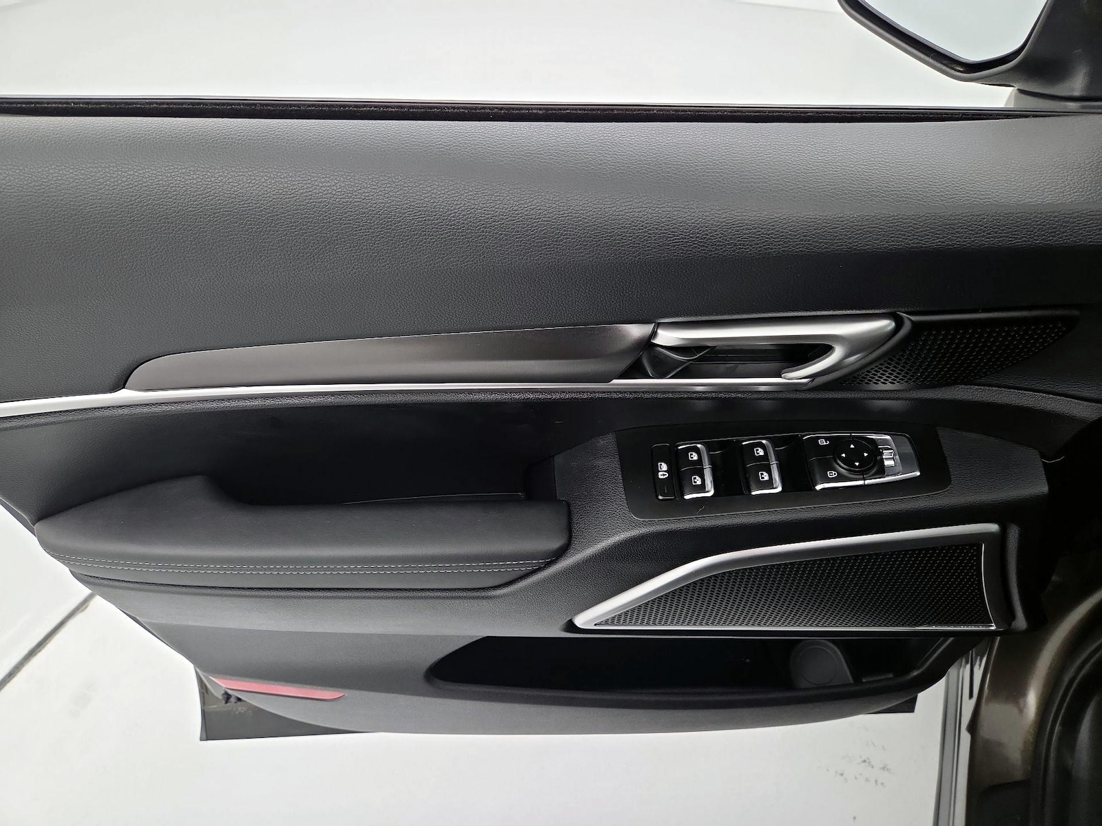 2025 Kia Telluride S - Photo 13