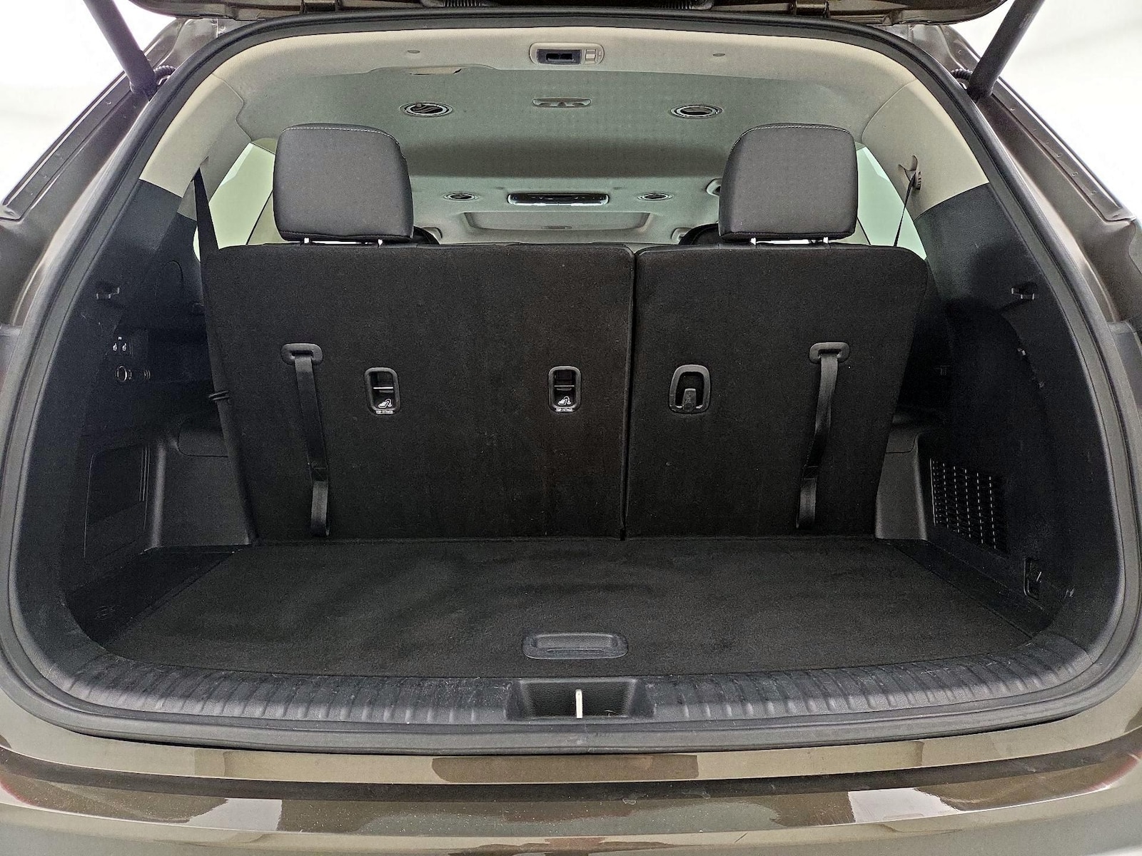 2025 Kia Telluride S - Photo 24