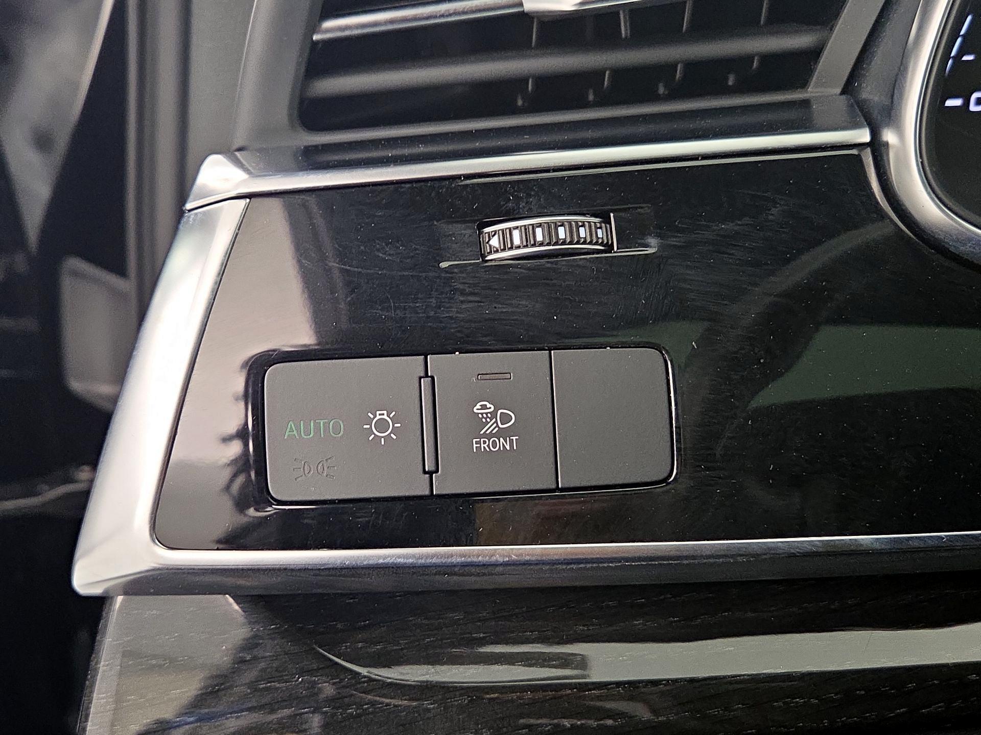 Thumbnail: 2021 Audi Q7 - 13