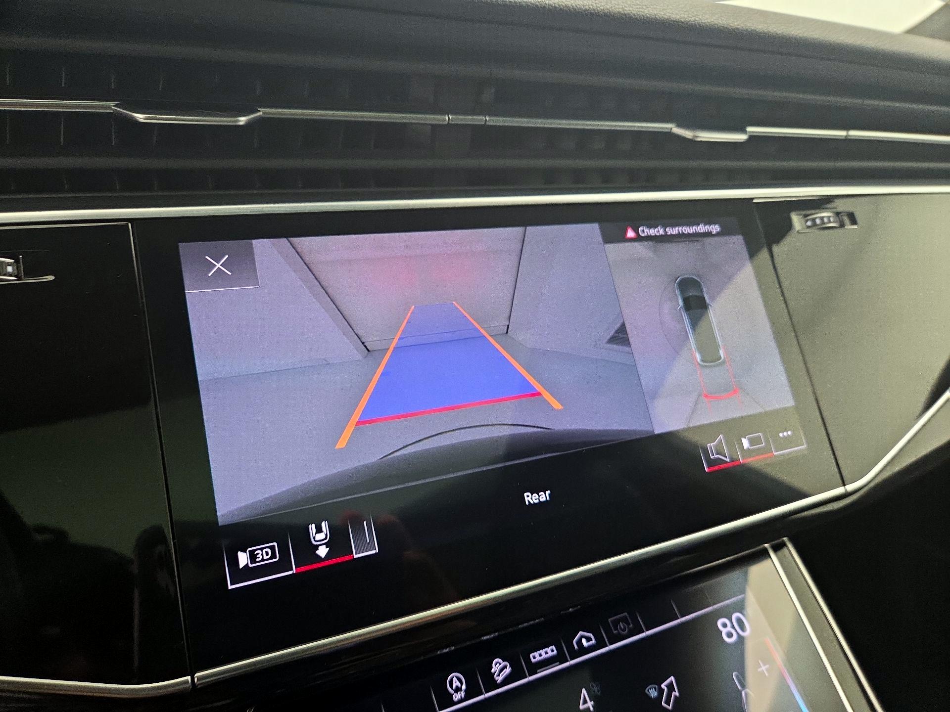 Thumbnail: 2021 Audi Q7 - 15