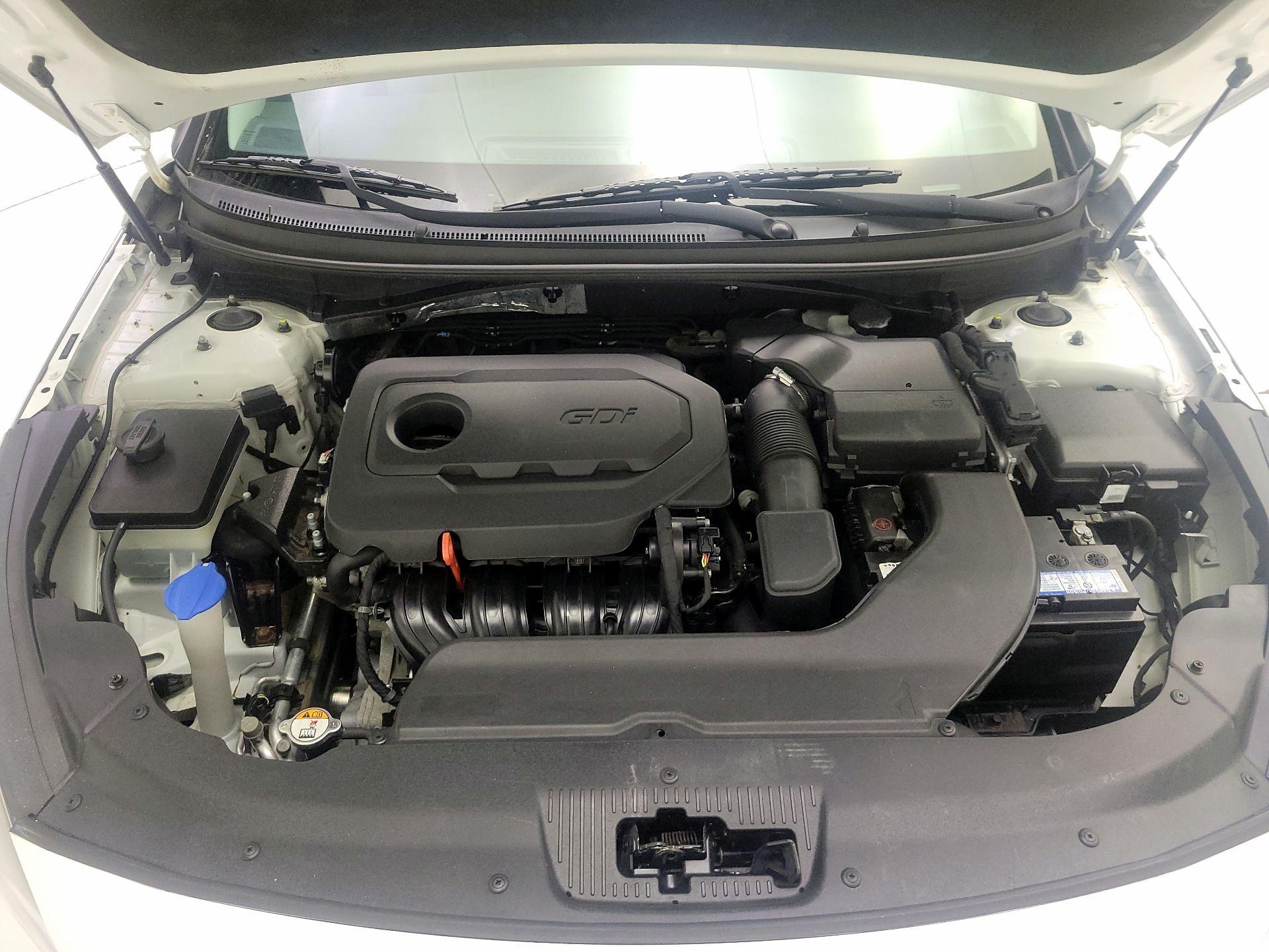 Thumbnail: 2015 Hyundai Sonata - 19