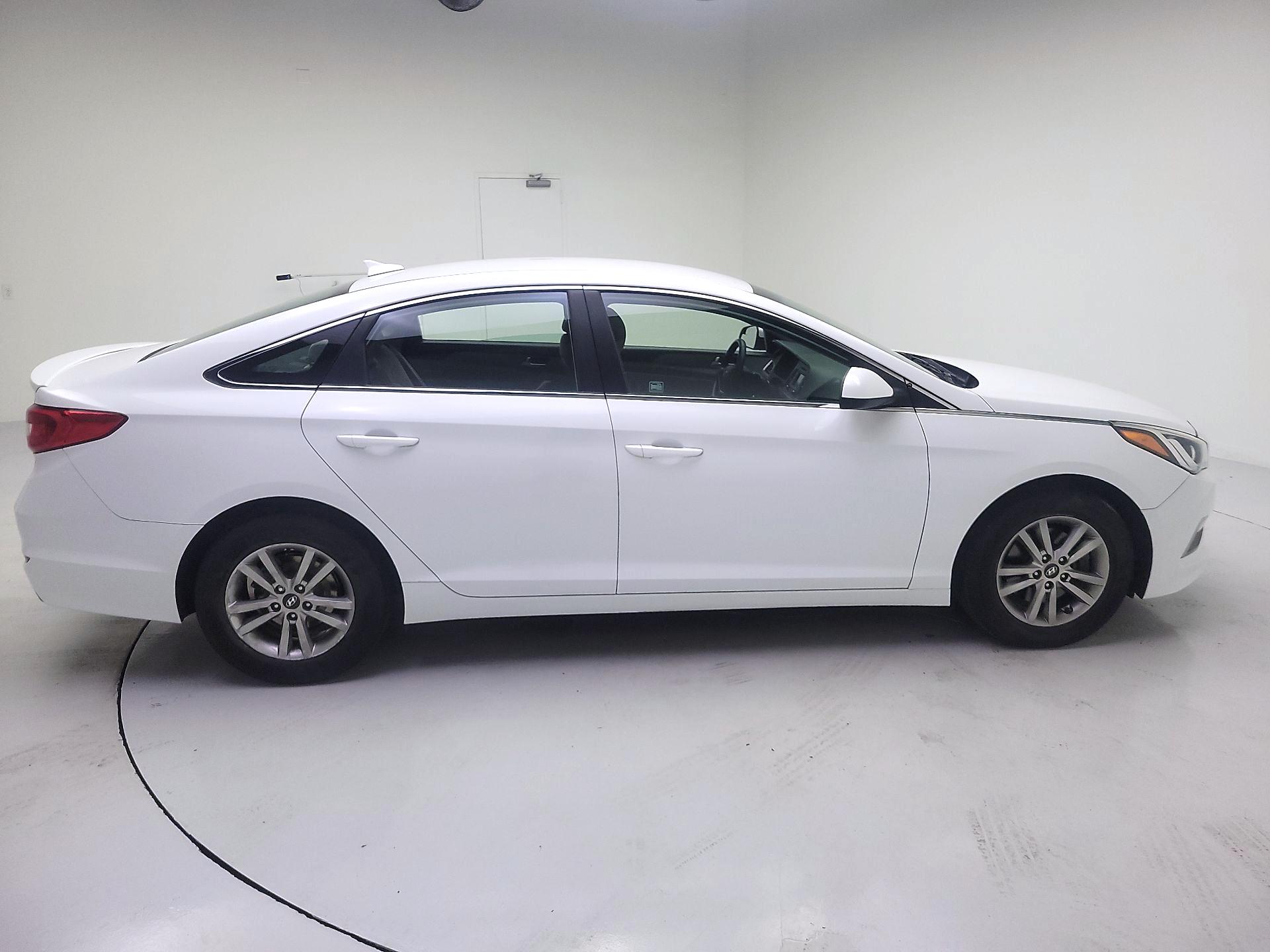 Thumbnail: 2015 Hyundai Sonata - 4