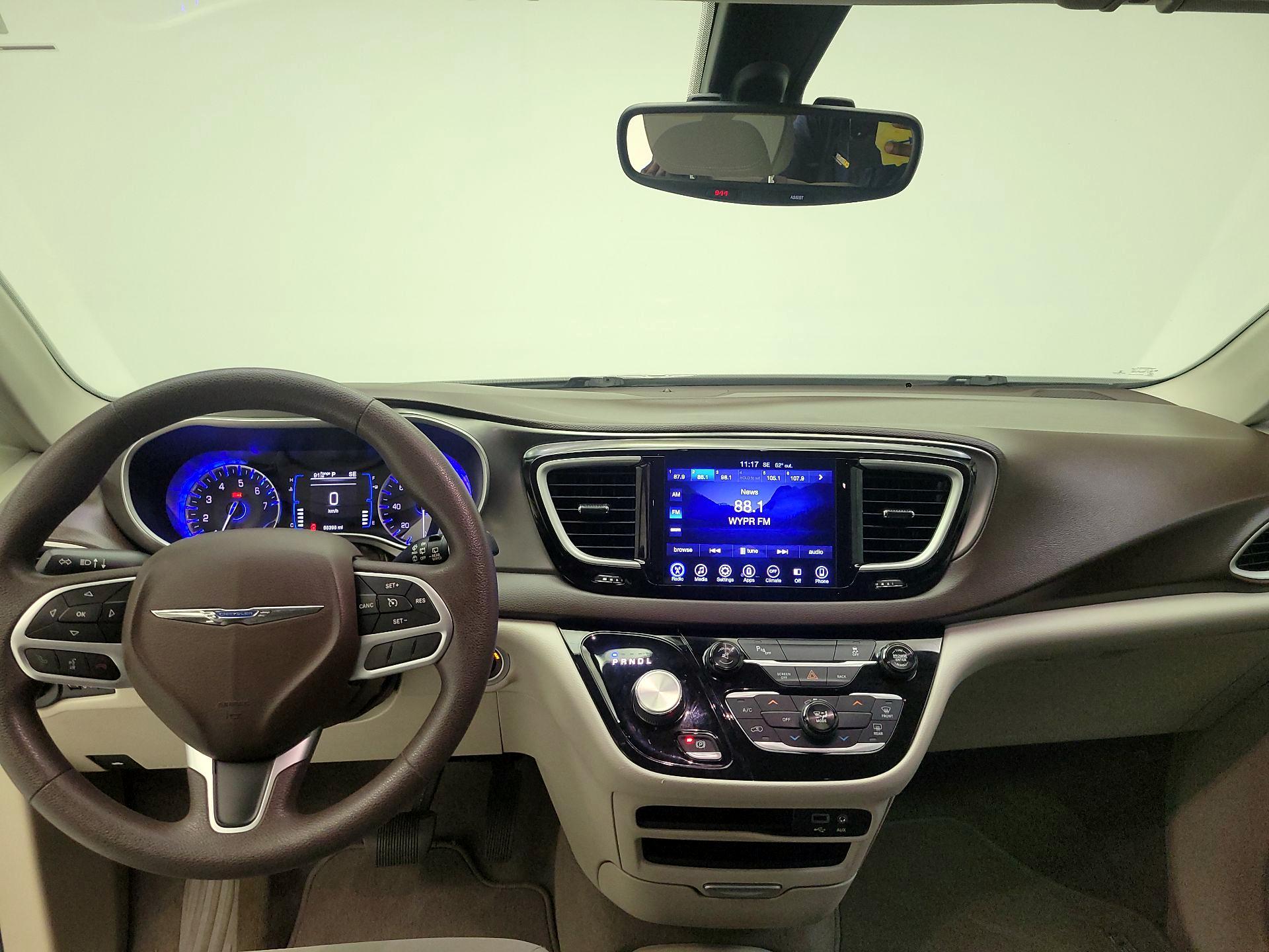Thumbnail: 2017 Chrysler Pacifica - 8