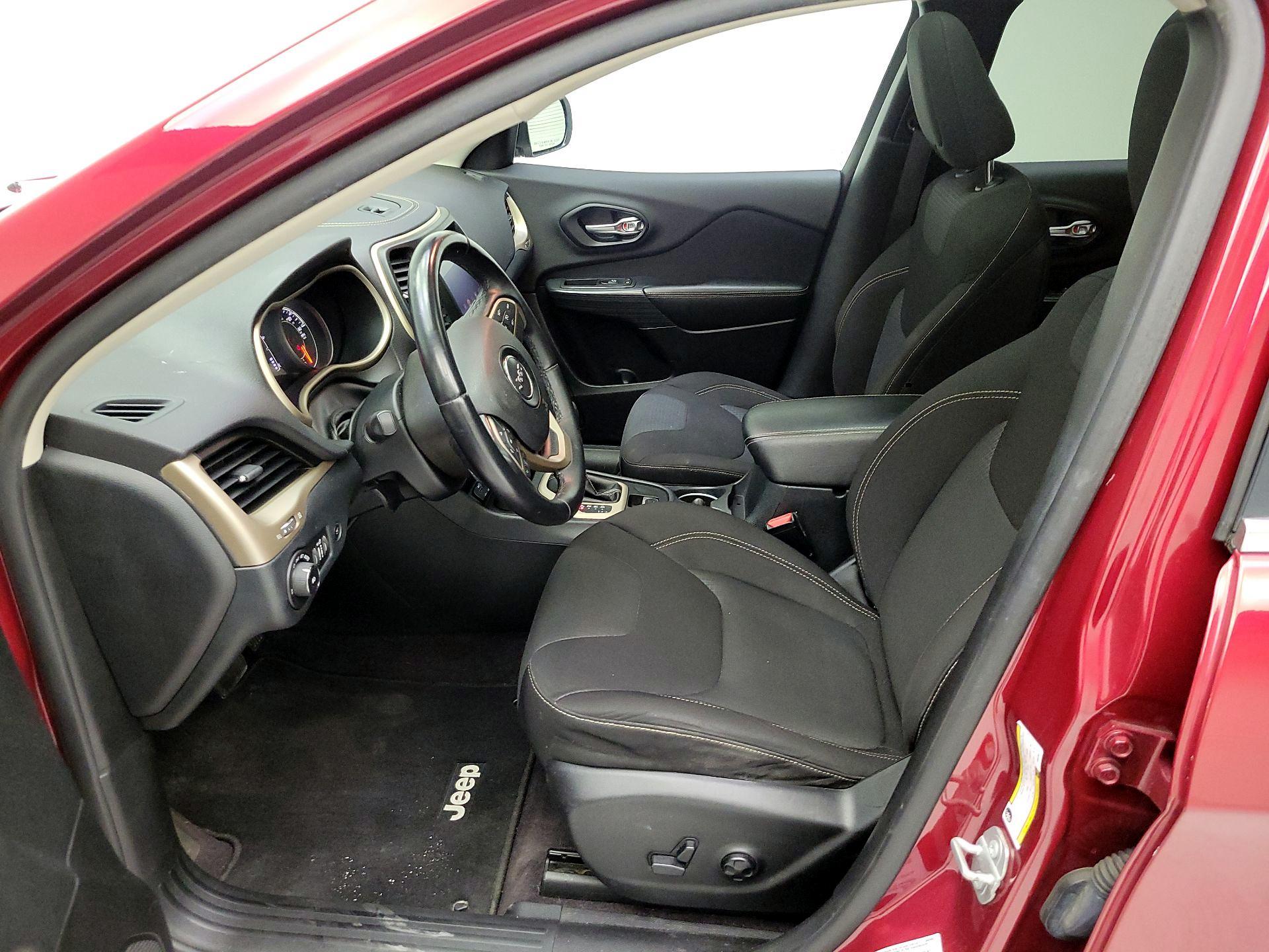 Thumbnail: 2016 Jeep Cherokee - 9