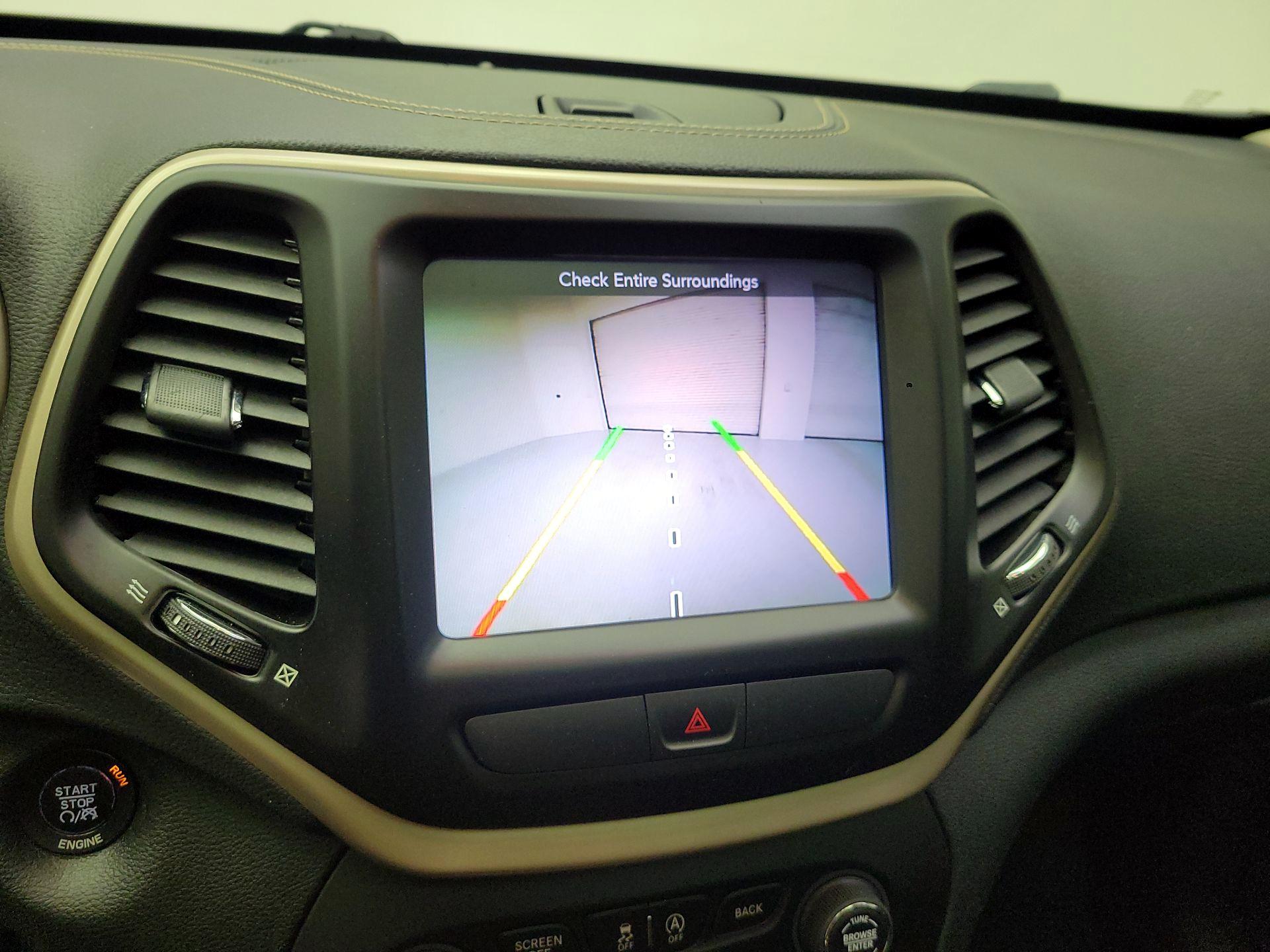 Thumbnail: 2016 Jeep Cherokee - 12