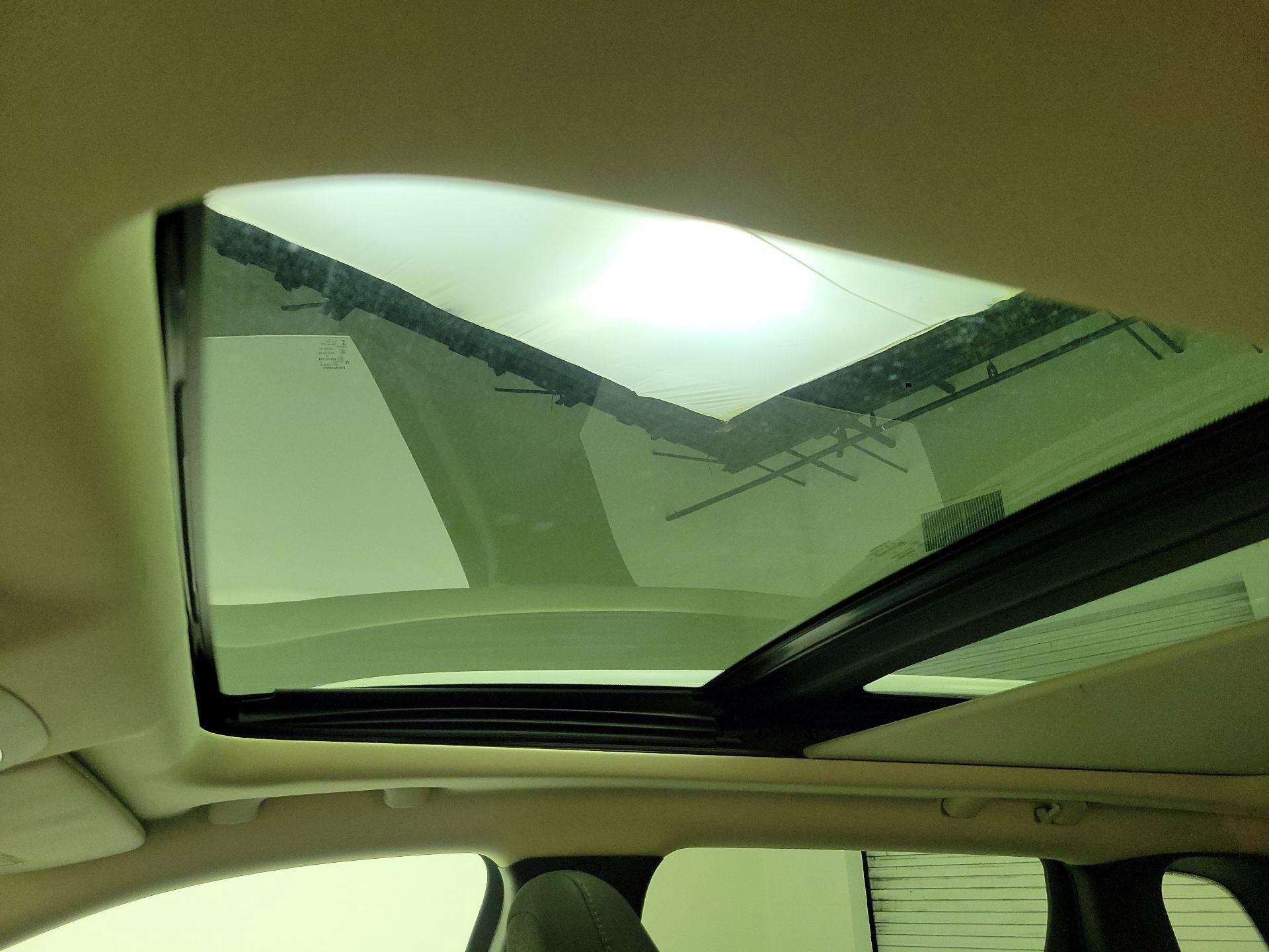 Thumbnail: 2016 Jeep Cherokee - 17