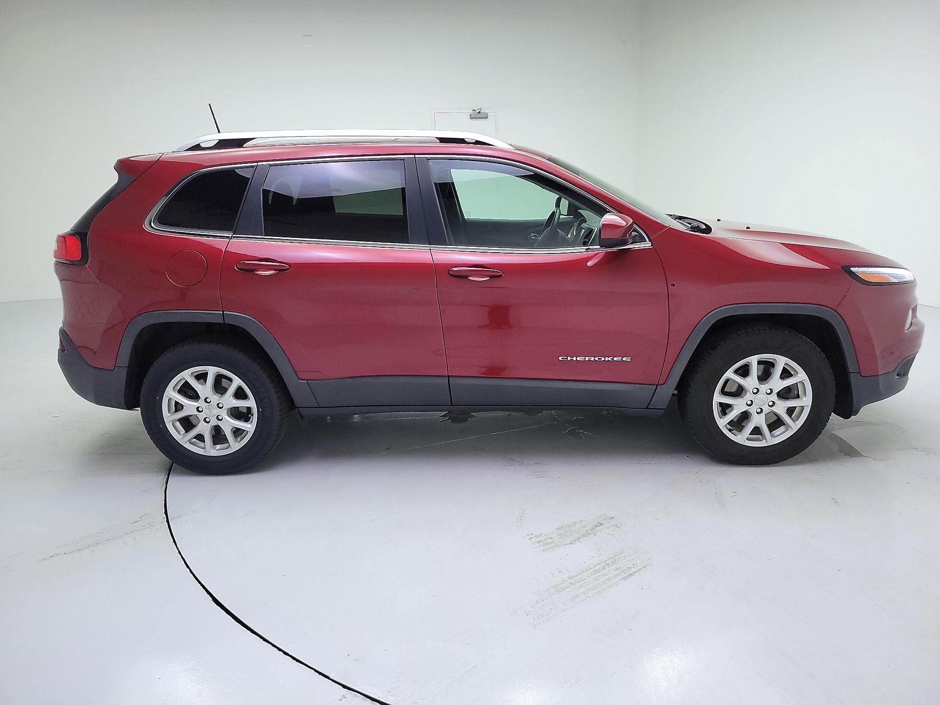 Thumbnail: 2016 Jeep Cherokee - 4