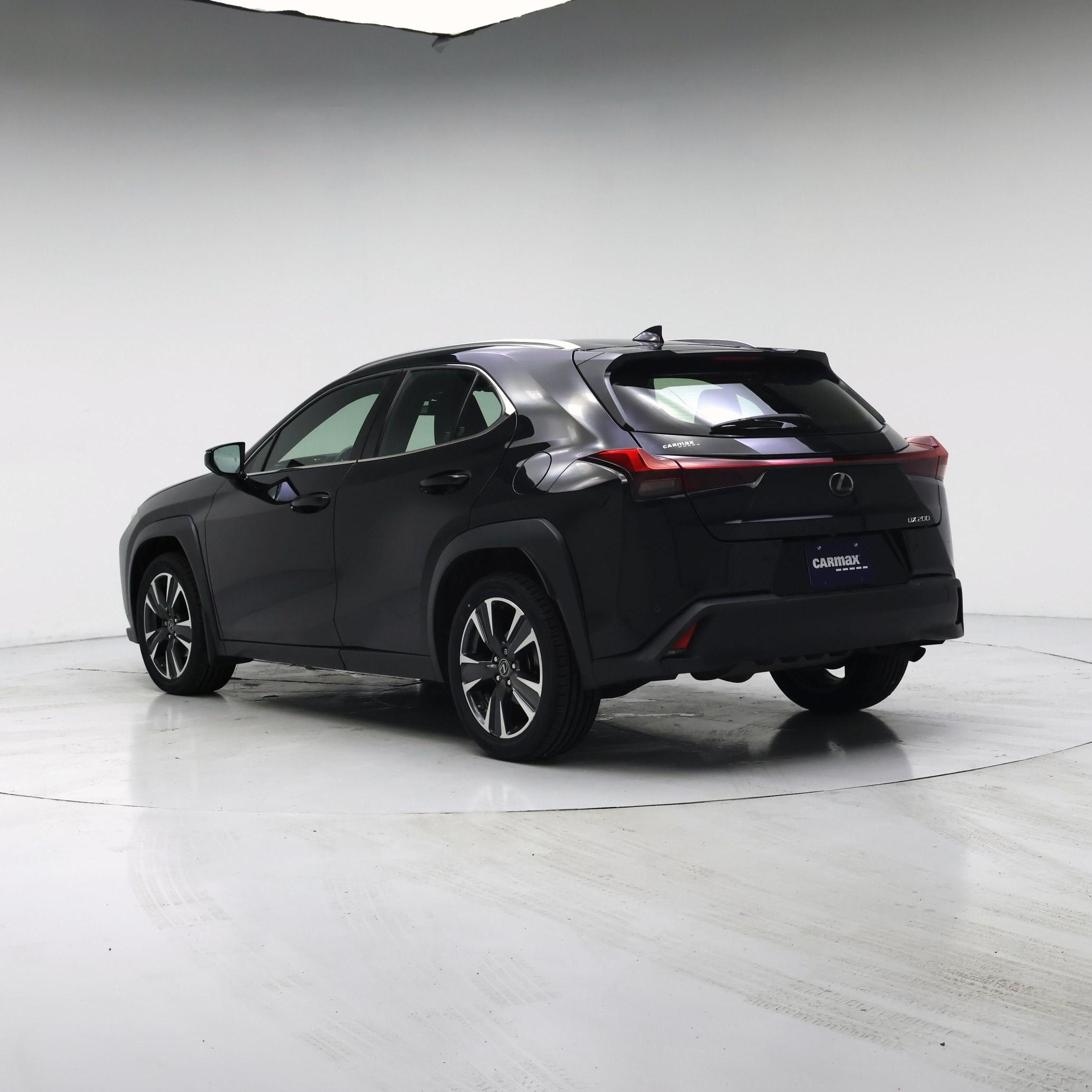 Thumbnail: 2022 Lexus UX - 2