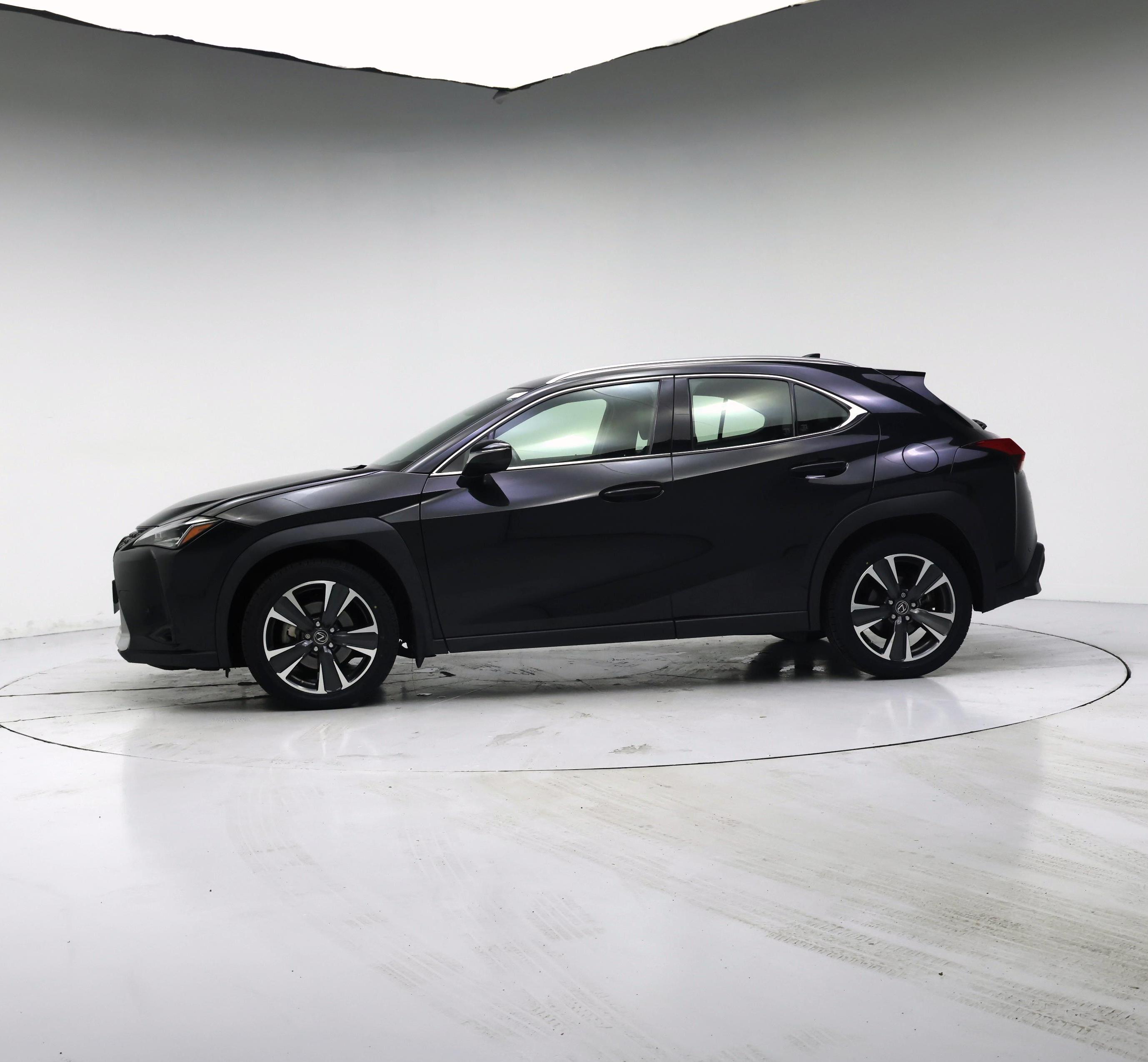 Thumbnail: 2022 Lexus UX - 3