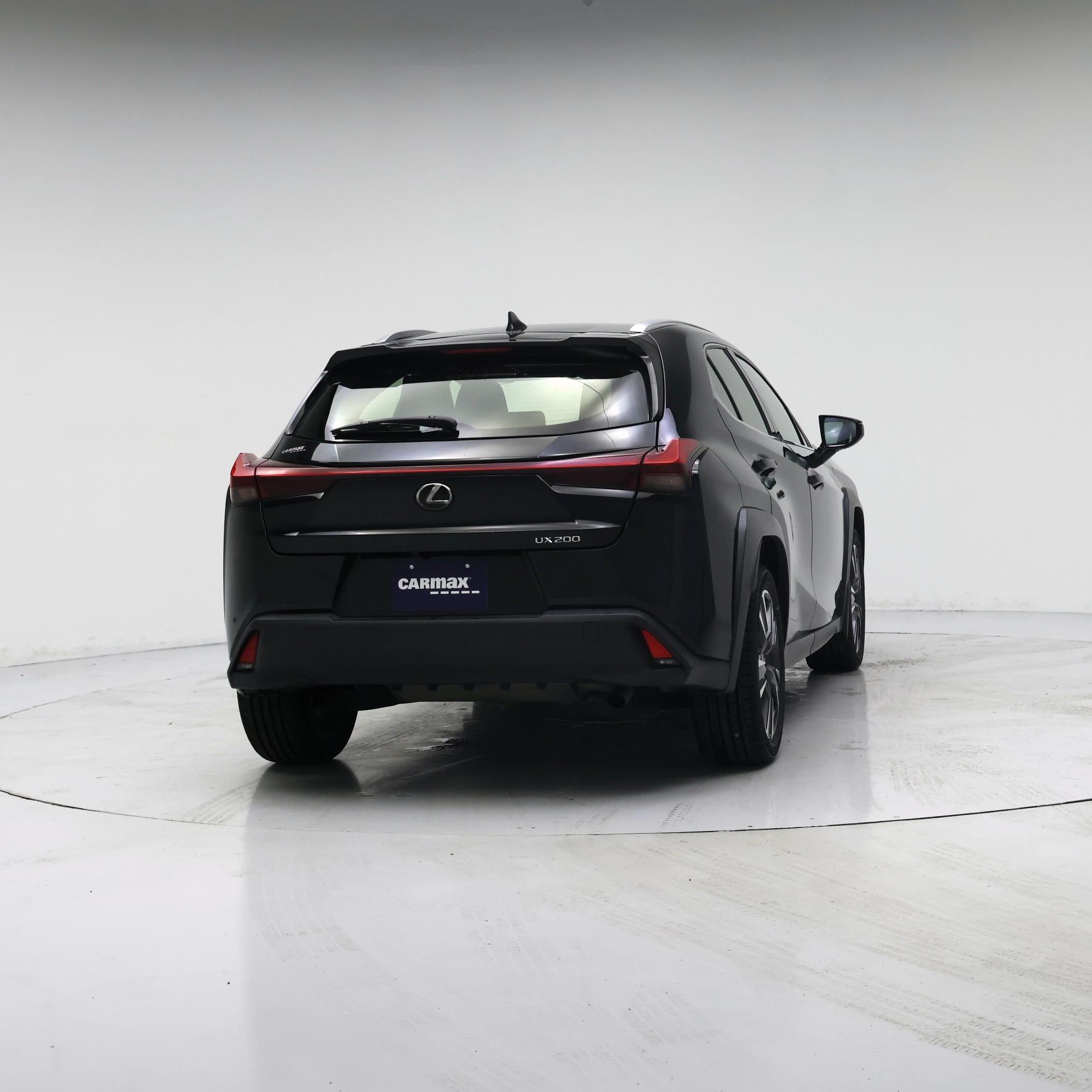 Thumbnail: 2022 Lexus UX - 8