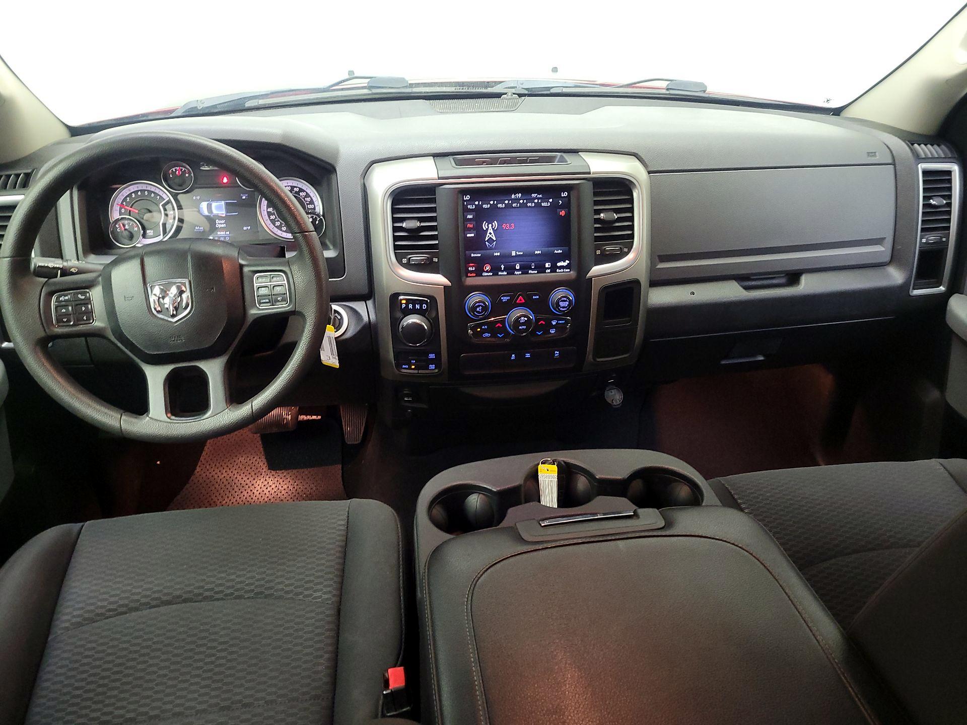 Thumbnail: 2019 RAM 1500 Classic - 9