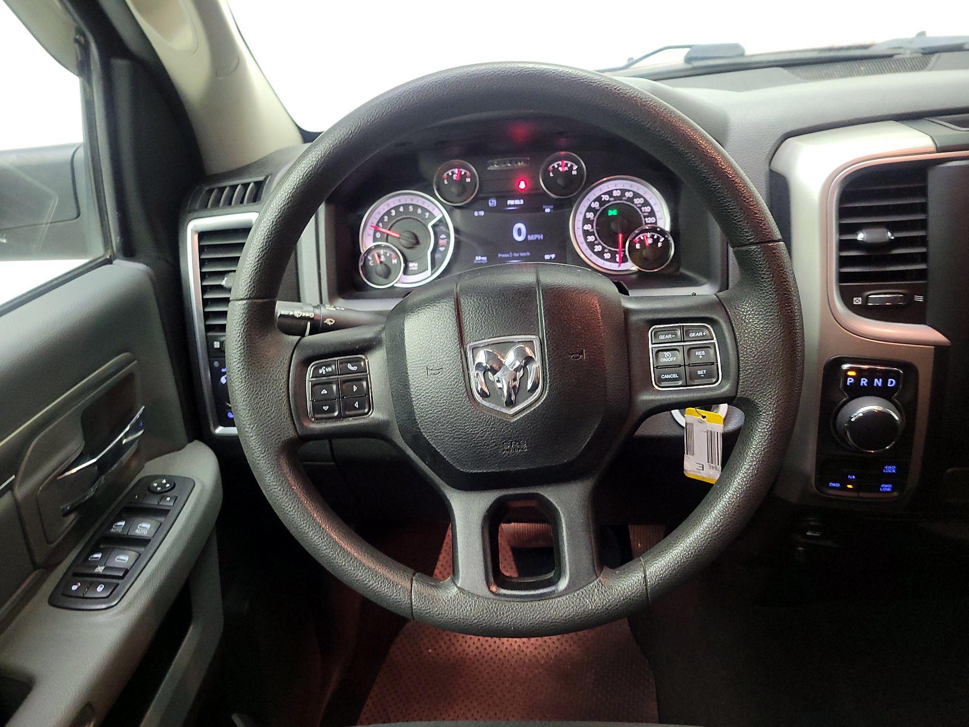 Thumbnail: 2019 RAM 1500 Classic - 10