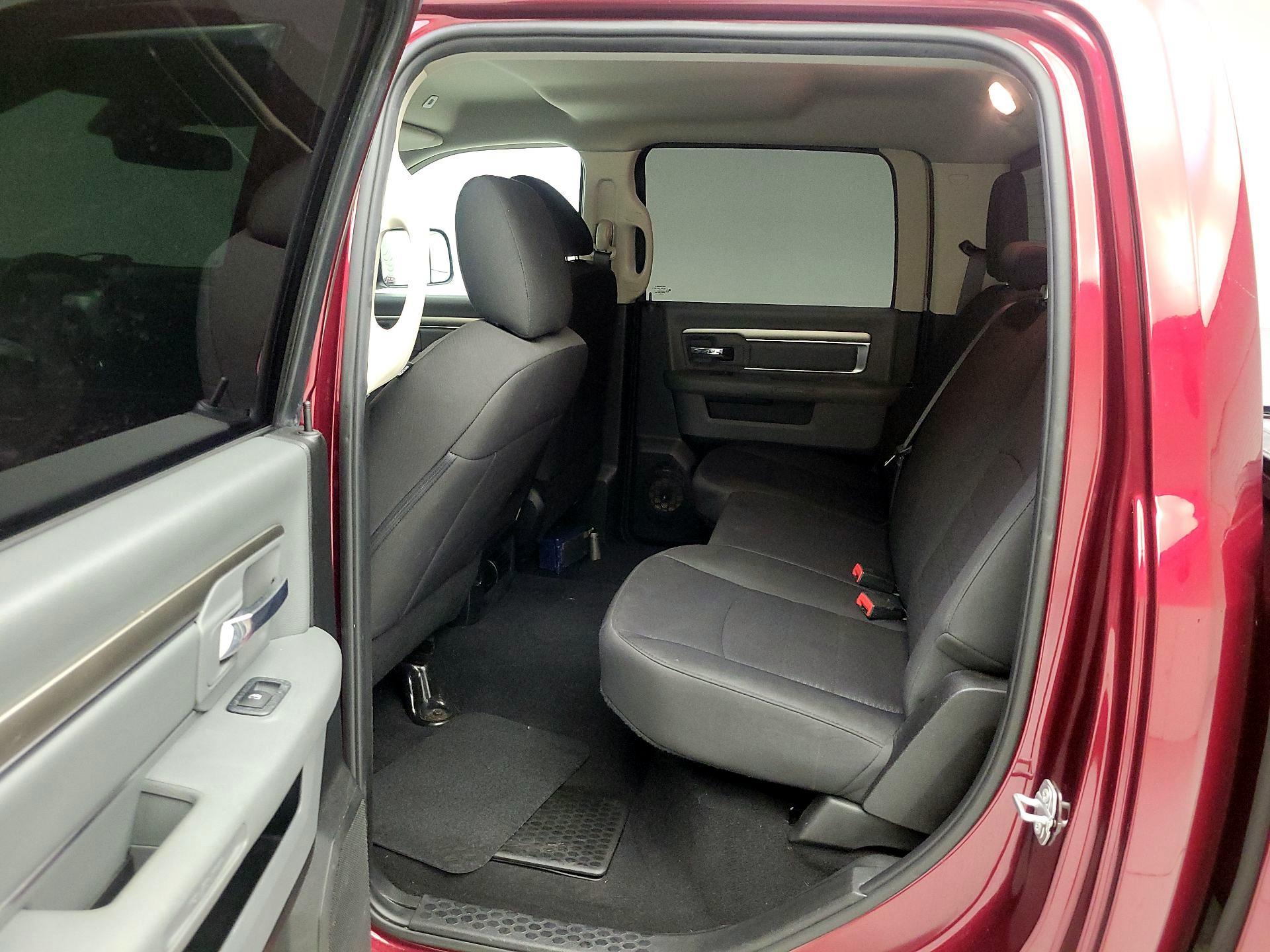 Thumbnail: 2019 RAM 1500 Classic - 19