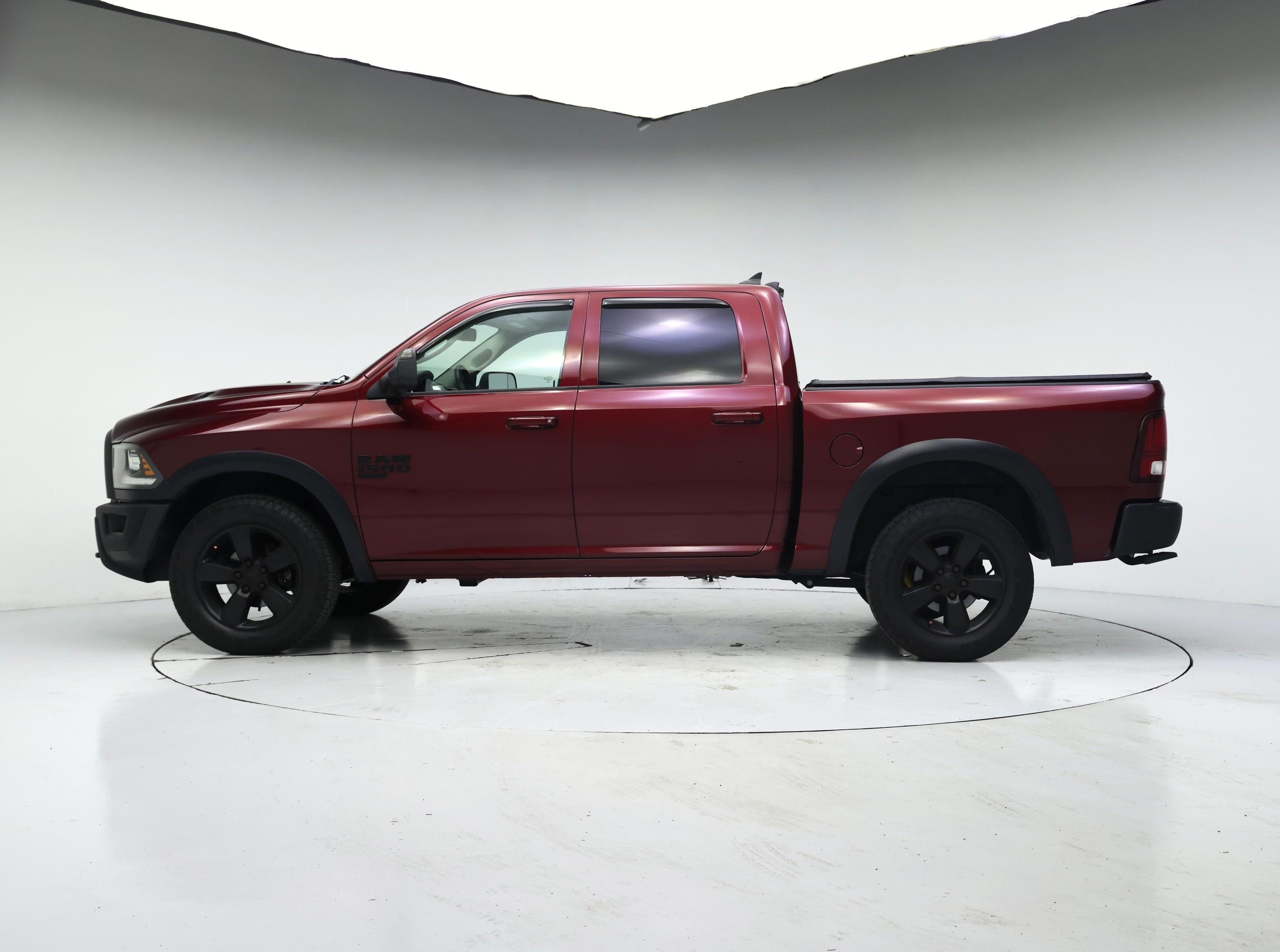 Thumbnail: 2019 RAM 1500 Classic - 3