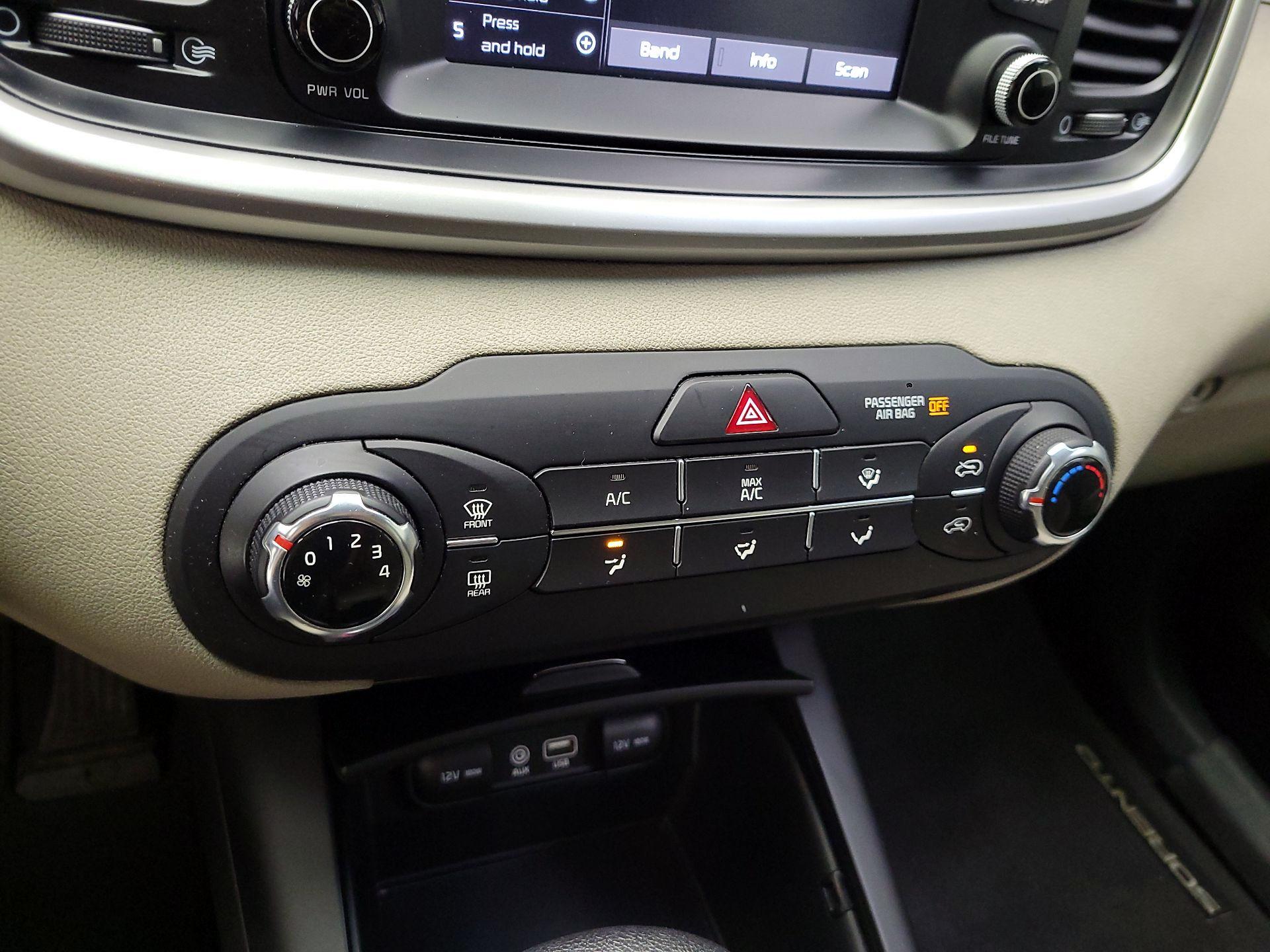 Thumbnail: 2020 Kia Sorento - 14