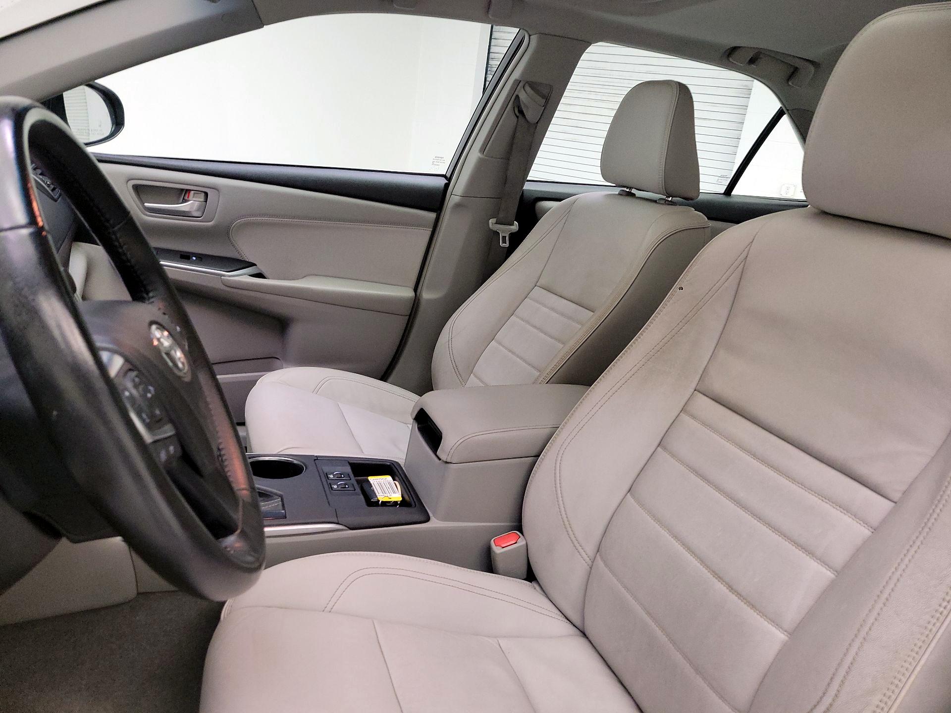 Thumbnail: 2016 Toyota Camry - 9