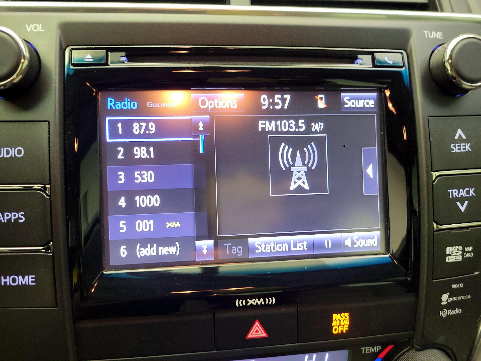 Thumbnail: 2016 Toyota Camry - 14