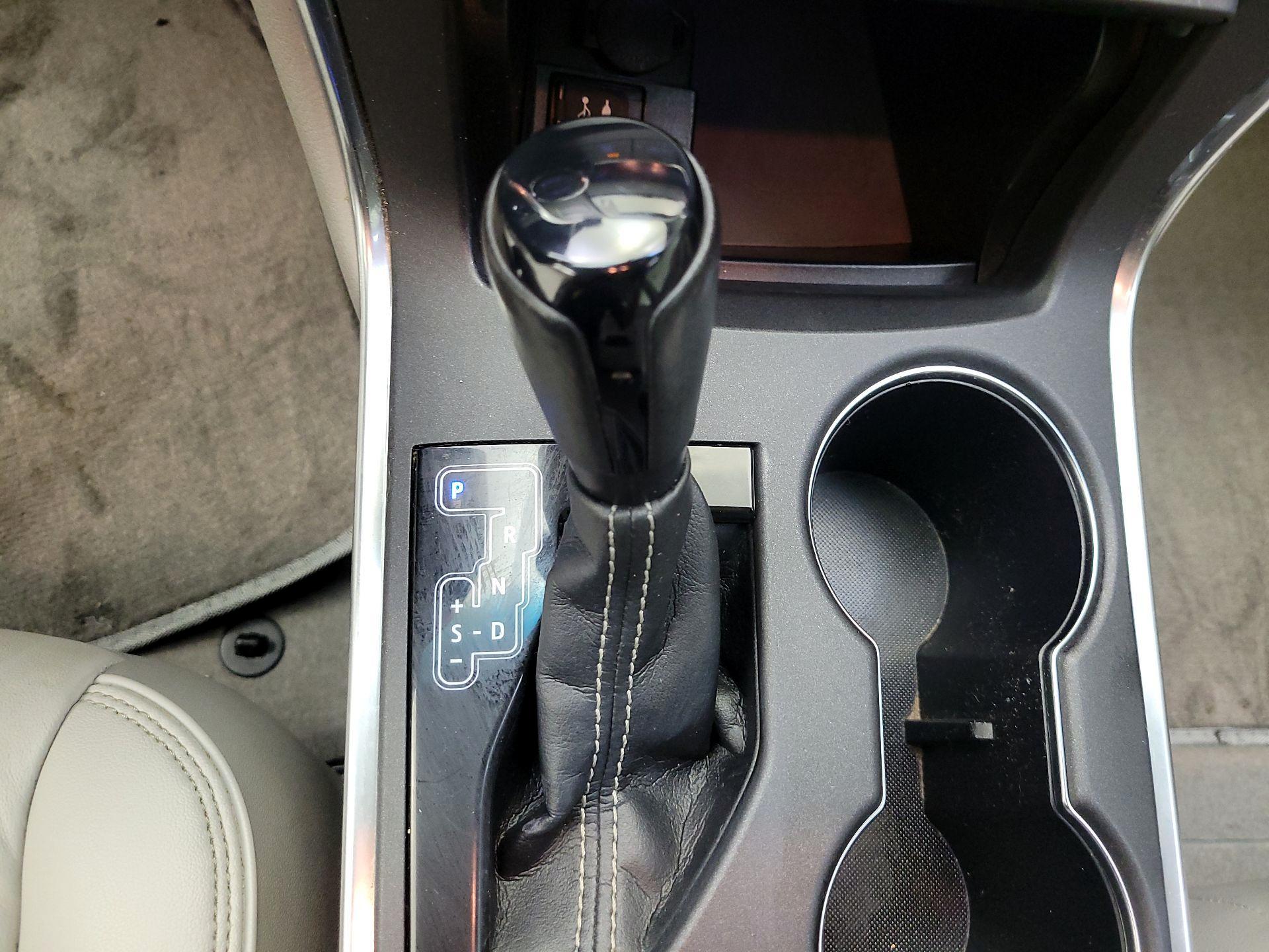 Thumbnail: 2016 Toyota Camry - 16