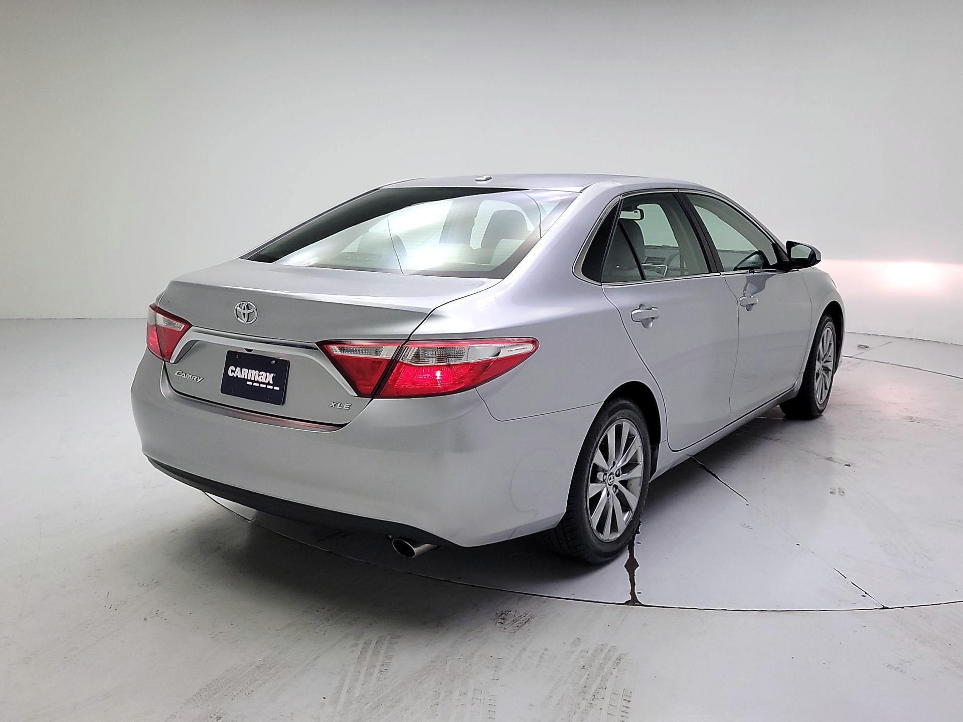 Thumbnail: 2016 Toyota Camry - 5