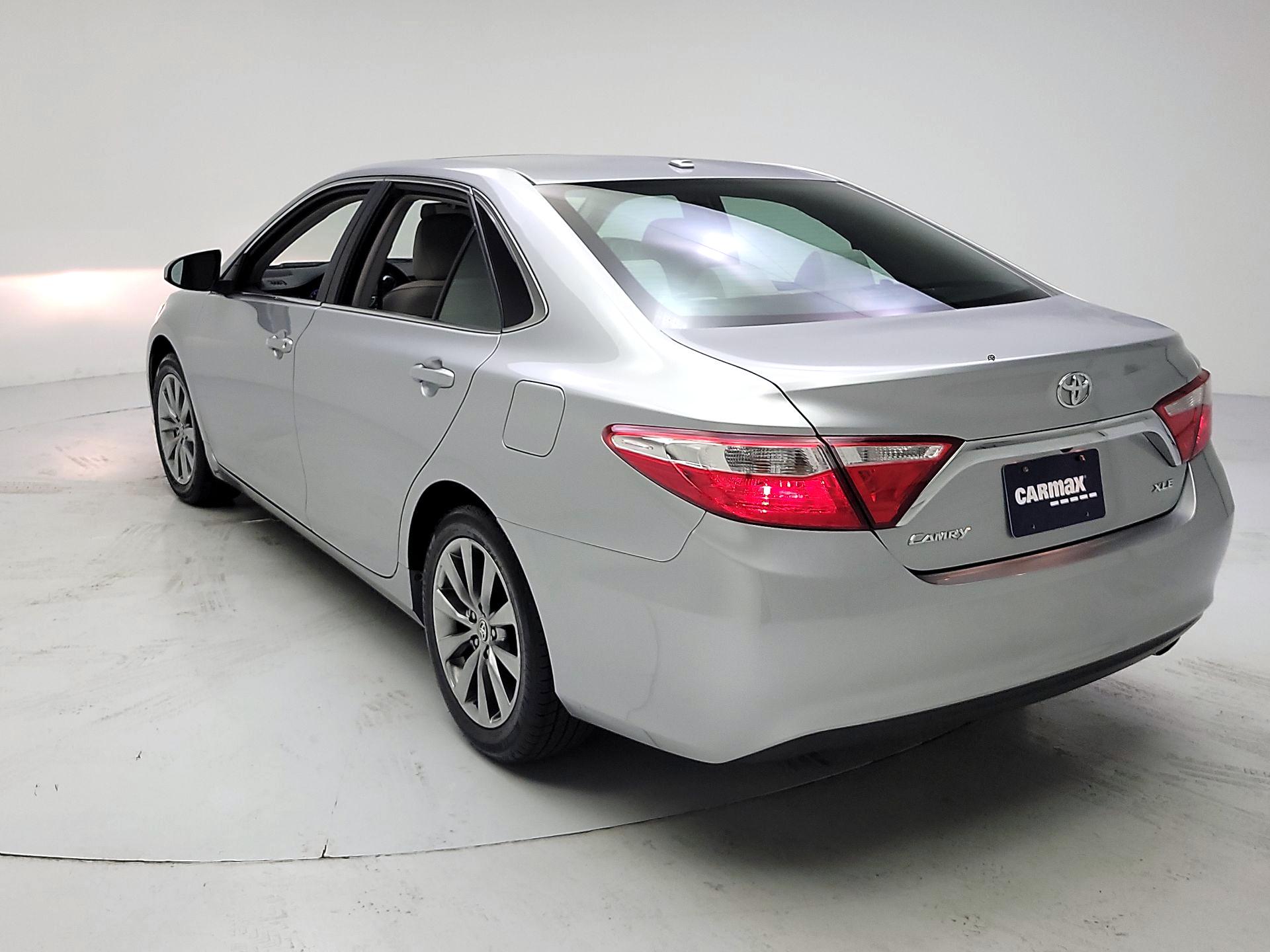 Thumbnail: 2016 Toyota Camry - 7
