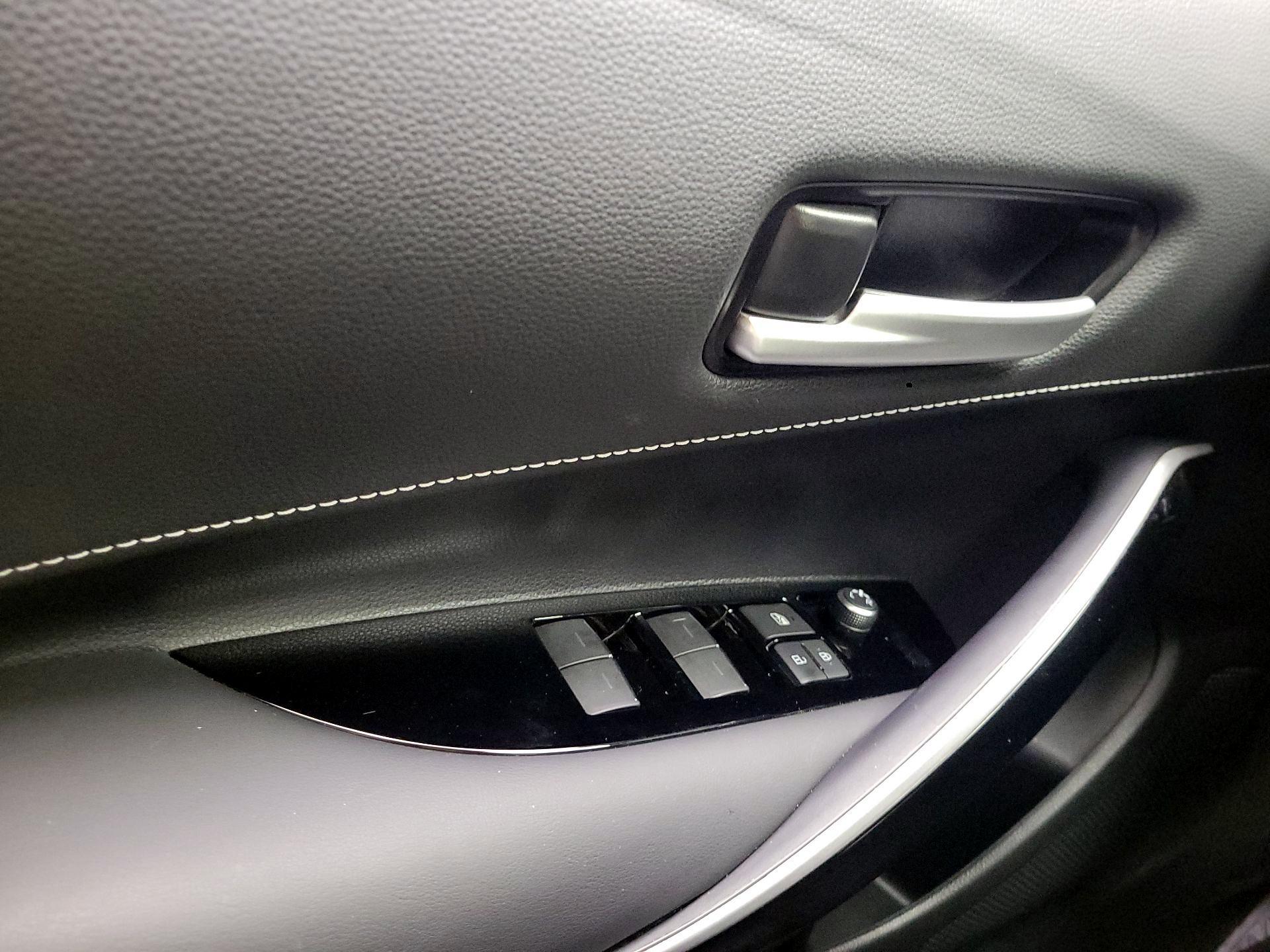 Thumbnail: 2021 Toyota Corolla - 10