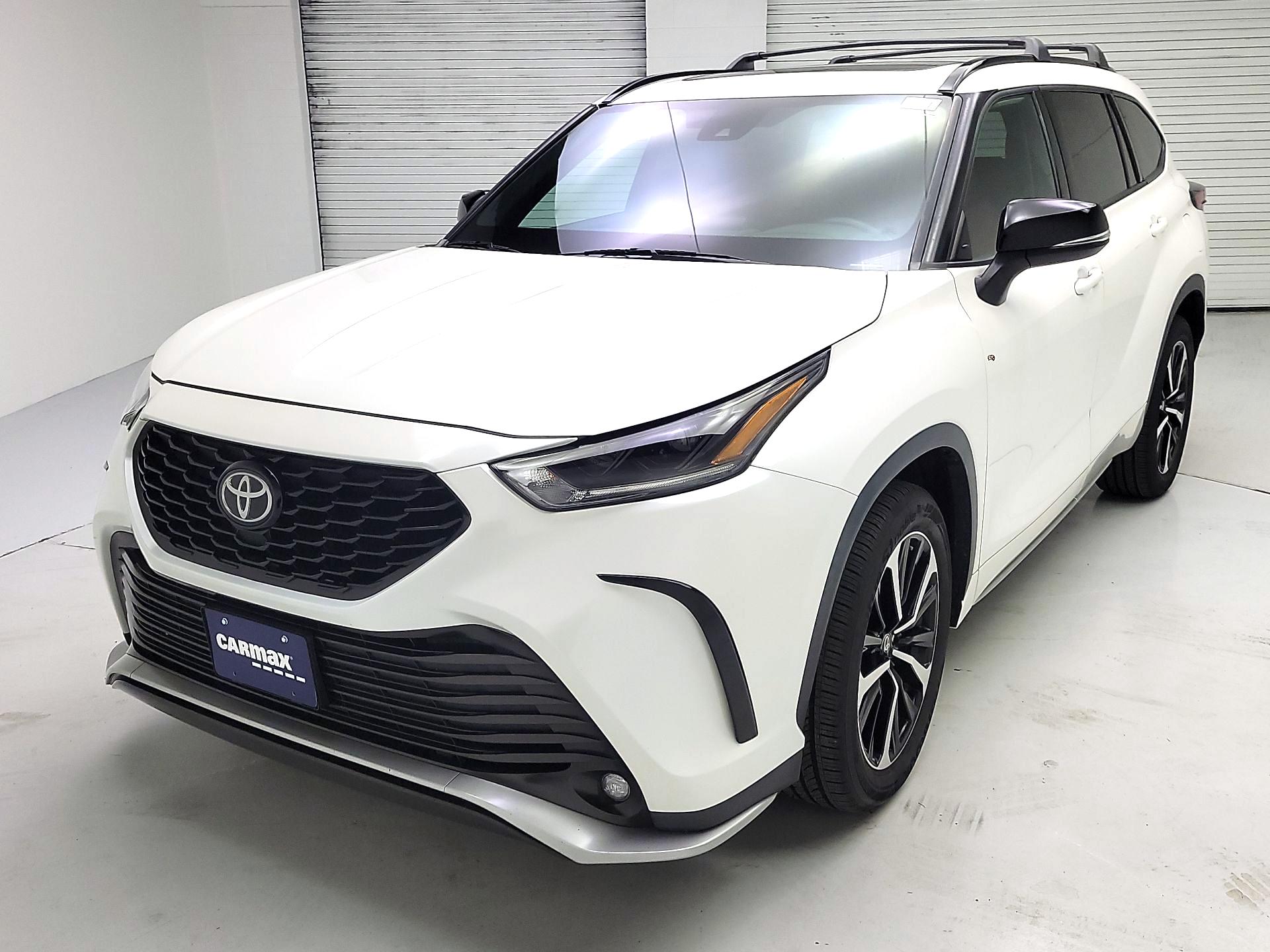Thumbnail: 2021 Toyota Highlander - 3