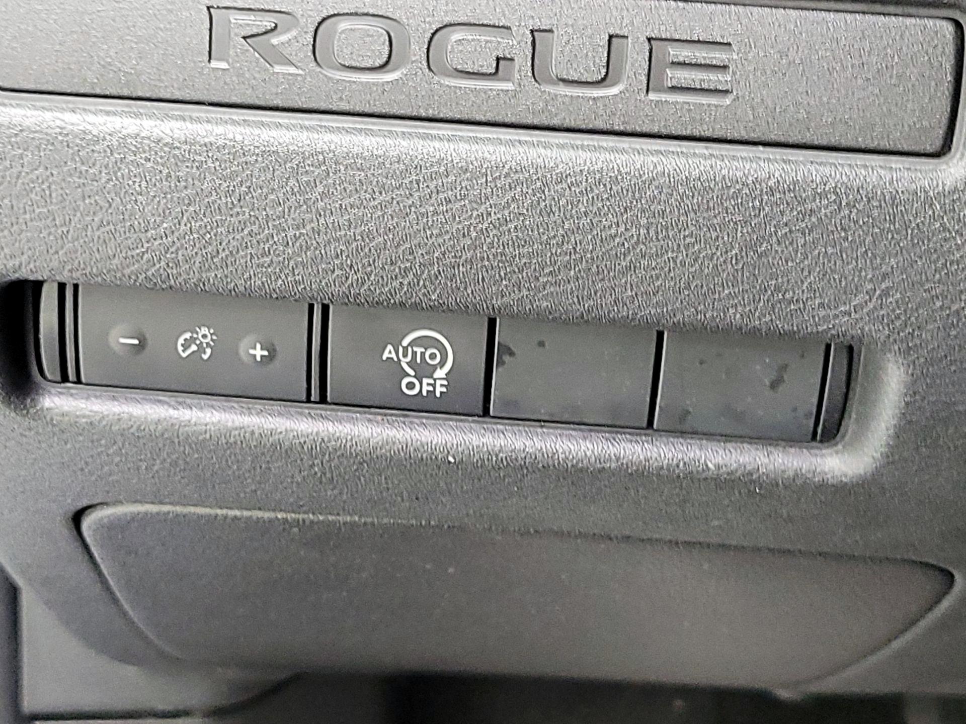 Thumbnail: 2023 Nissan Rogue - 11
