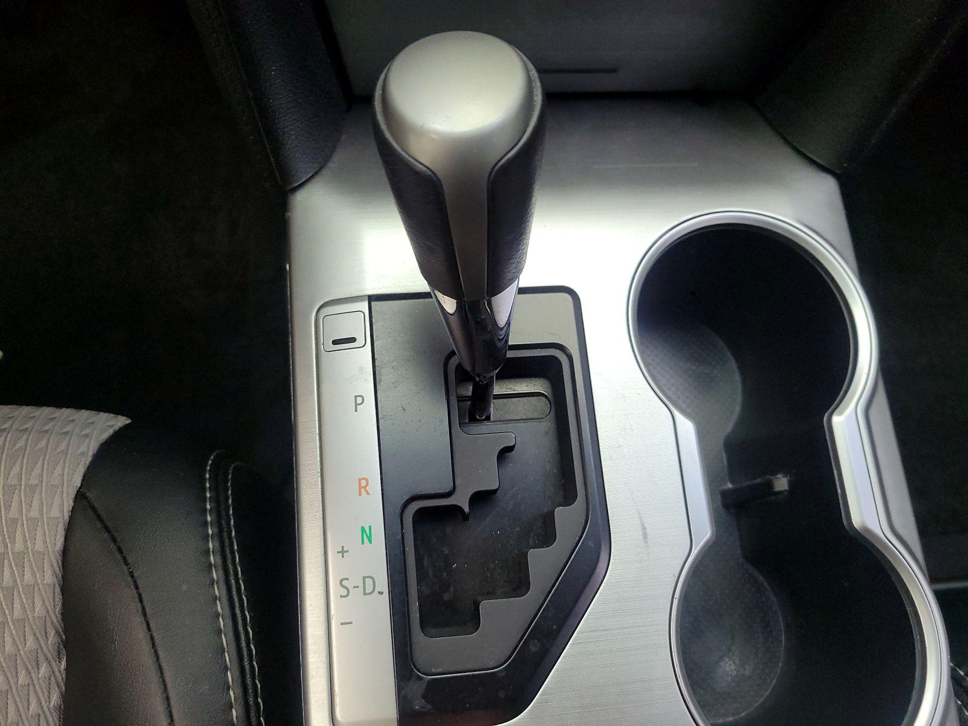 Thumbnail: 2014 Toyota Camry - 14