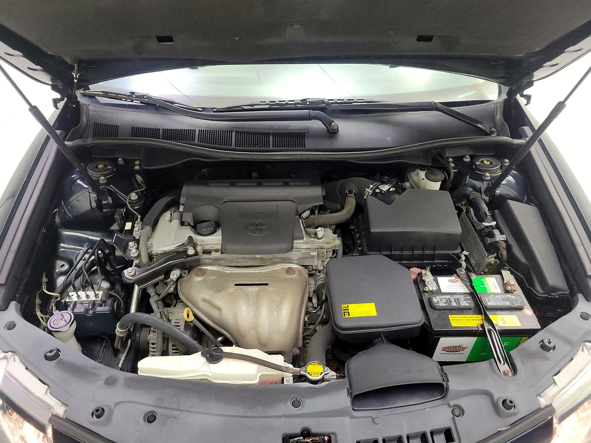 Thumbnail: 2014 Toyota Camry - 18