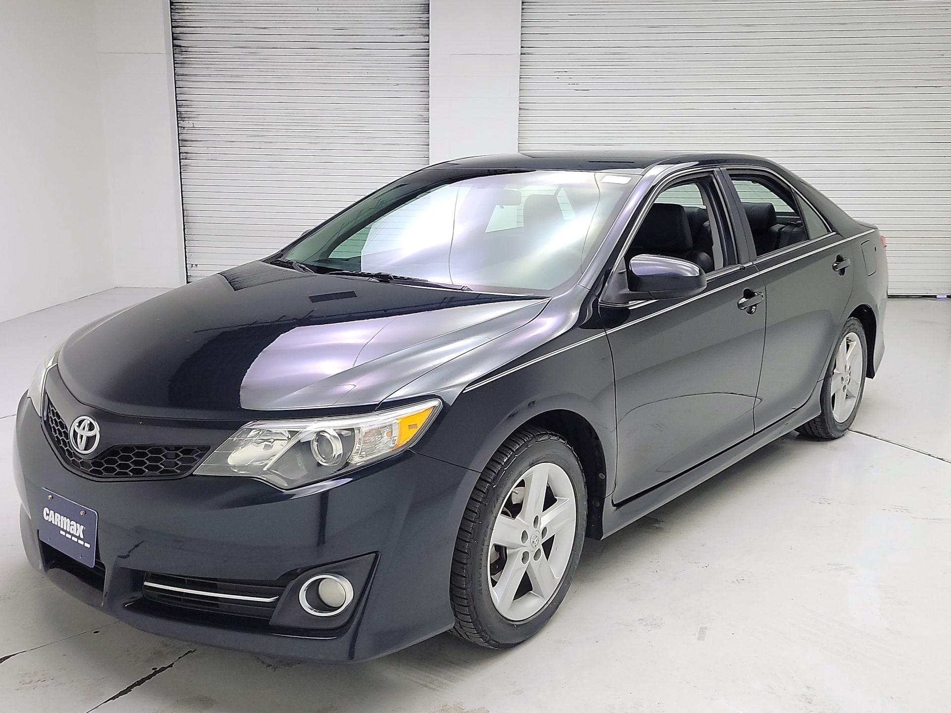 Thumbnail: 2014 Toyota Camry - 3