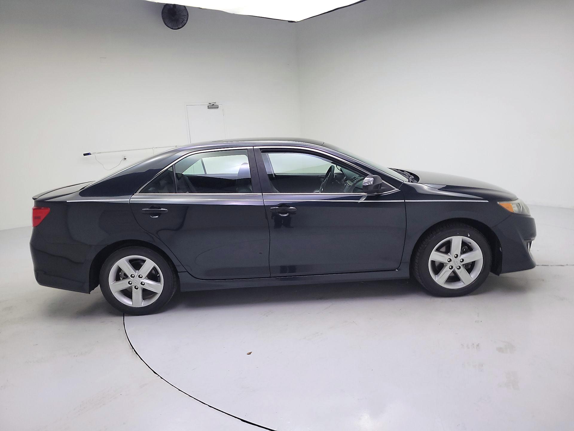 Thumbnail: 2014 Toyota Camry - 4