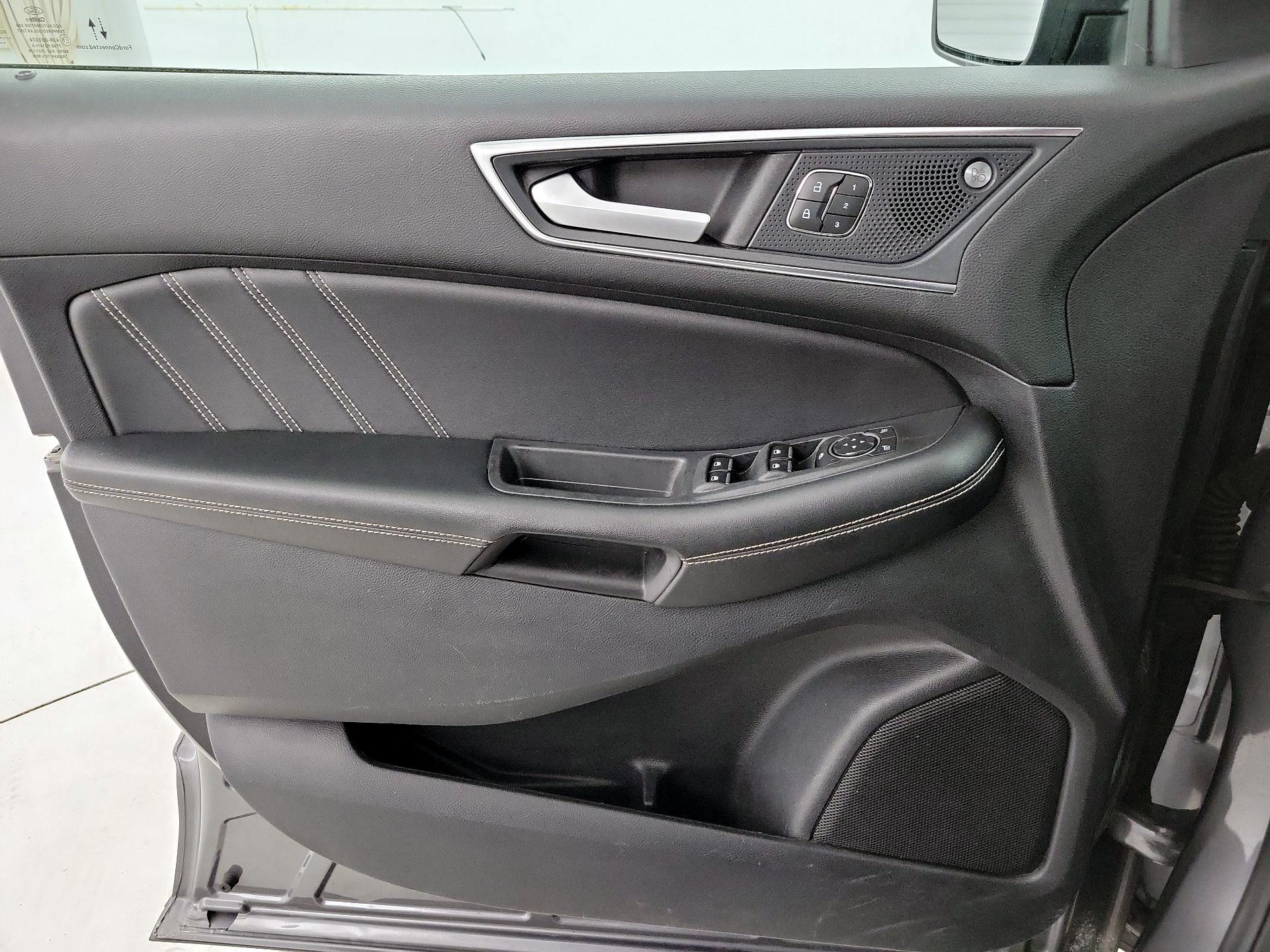 Thumbnail: 2021 Ford Edge - 12