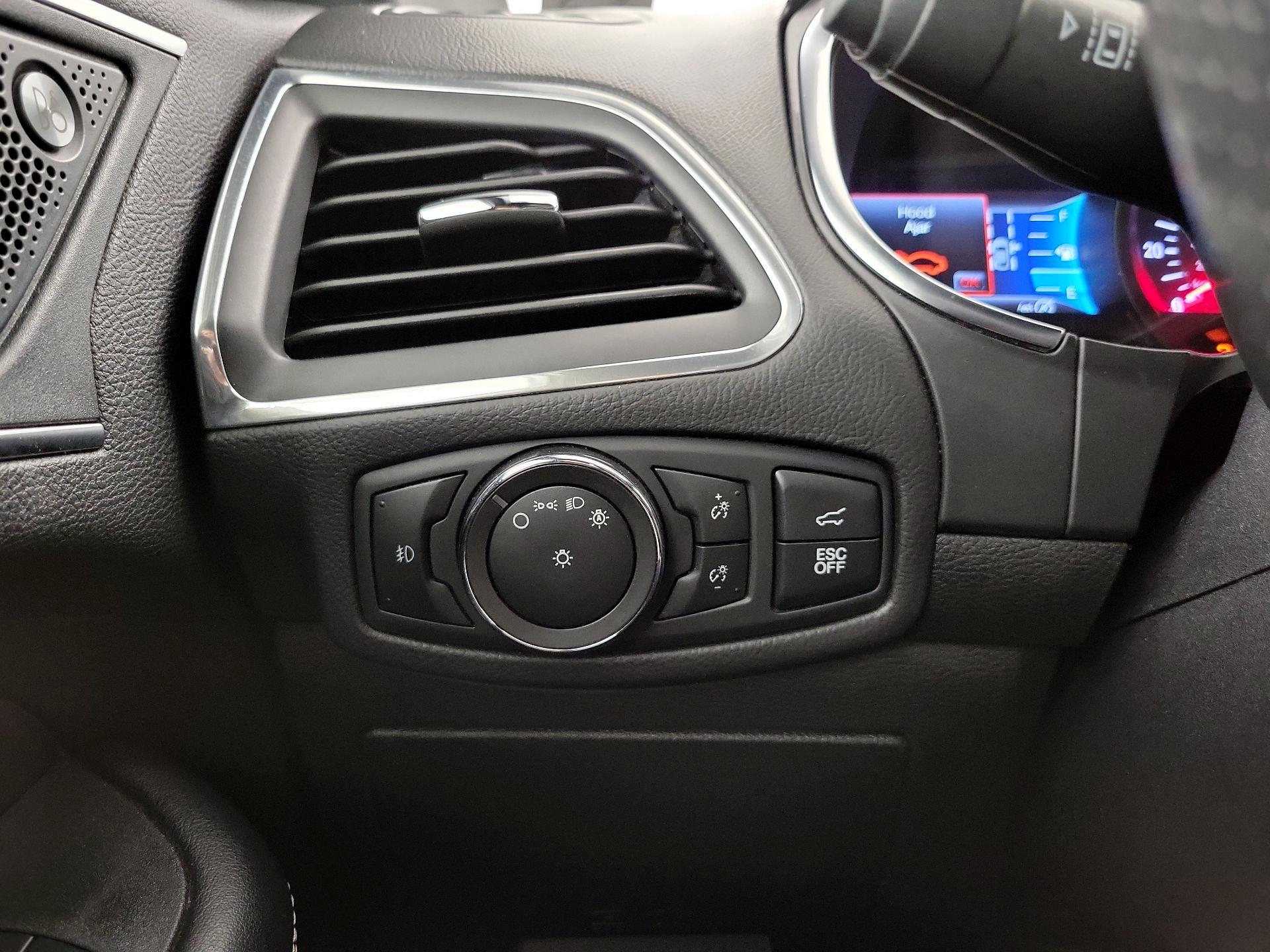 Thumbnail: 2021 Ford Edge - 13