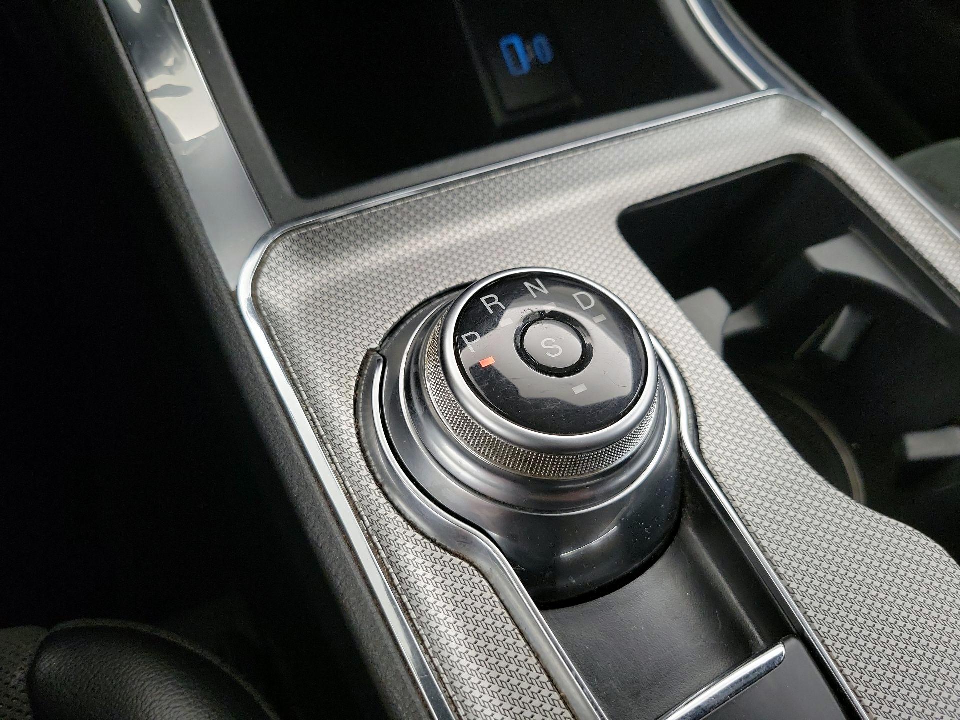 Thumbnail: 2021 Ford Edge - 17