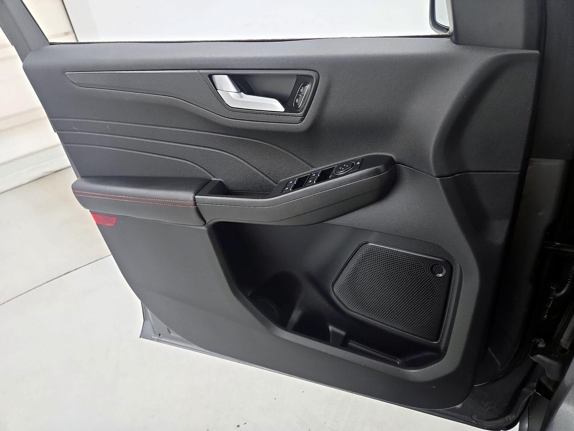 Thumbnail: 2023 Ford Escape - 12