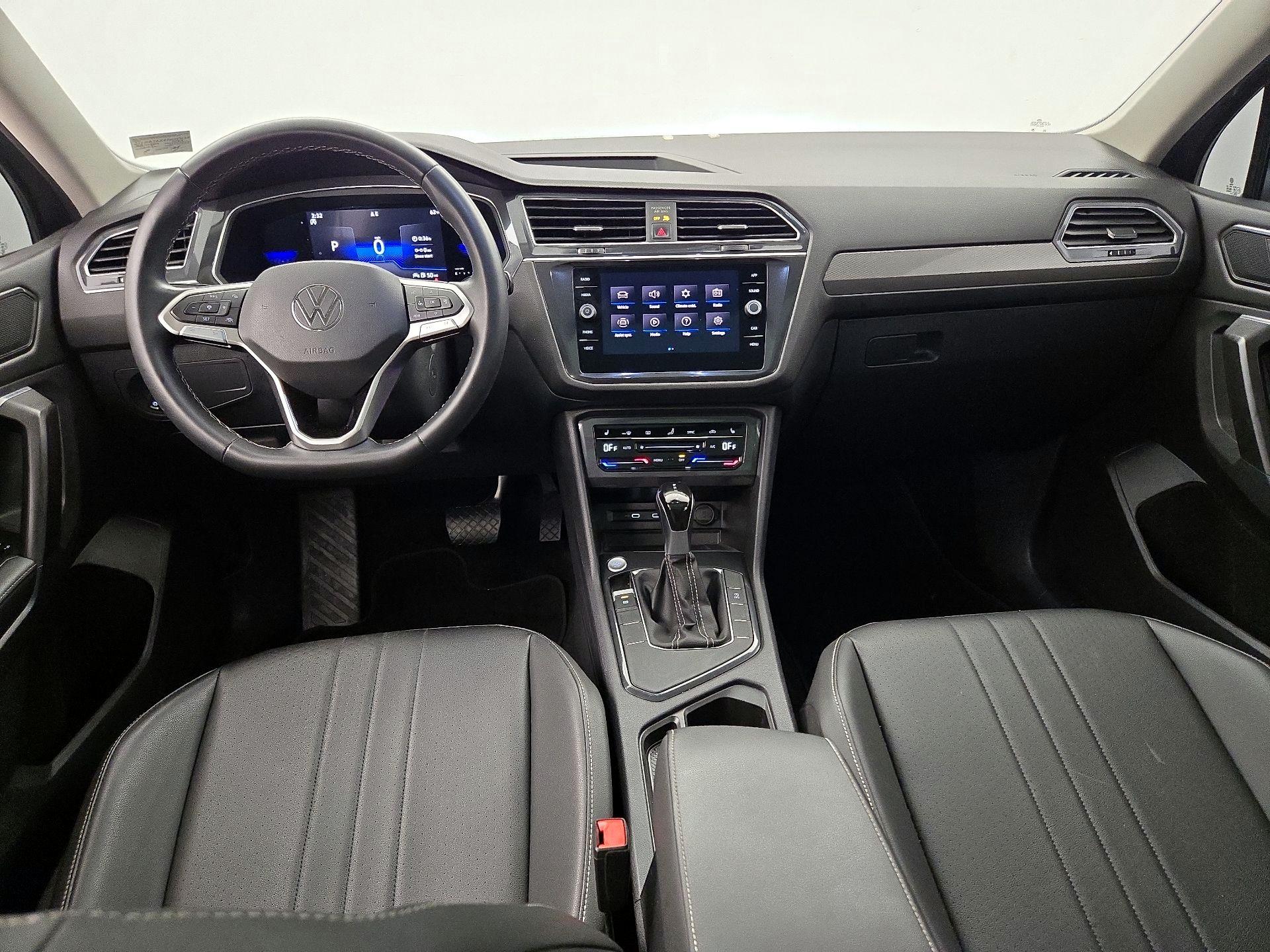 Thumbnail: 2023 Volkswagen Tiguan - 9