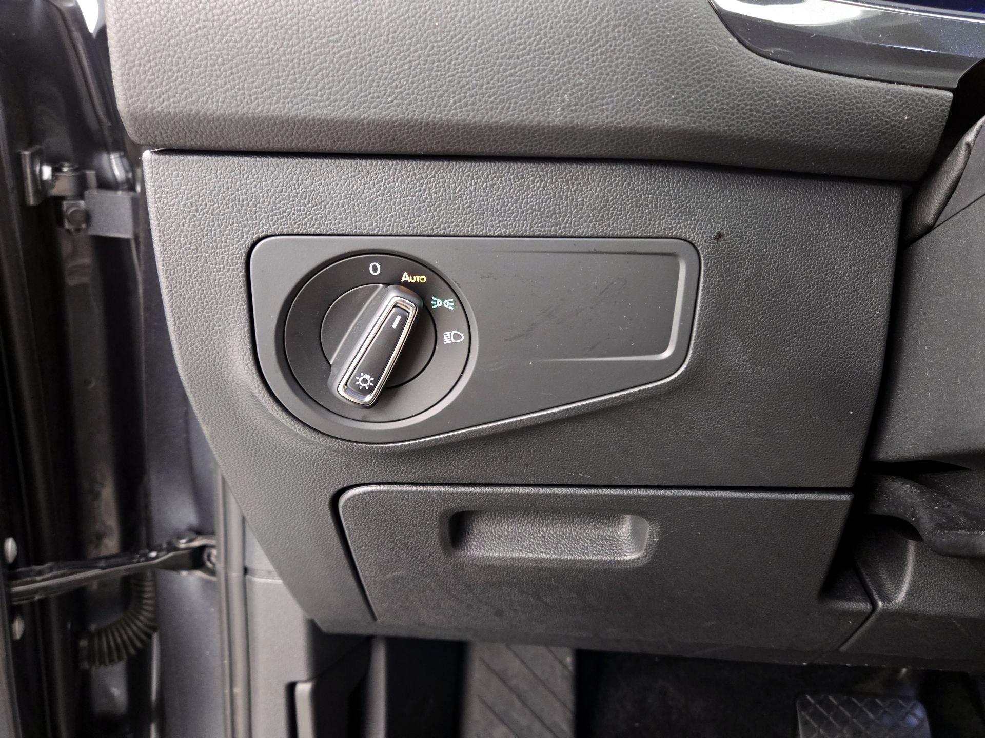 Thumbnail: 2023 Volkswagen Tiguan - 13