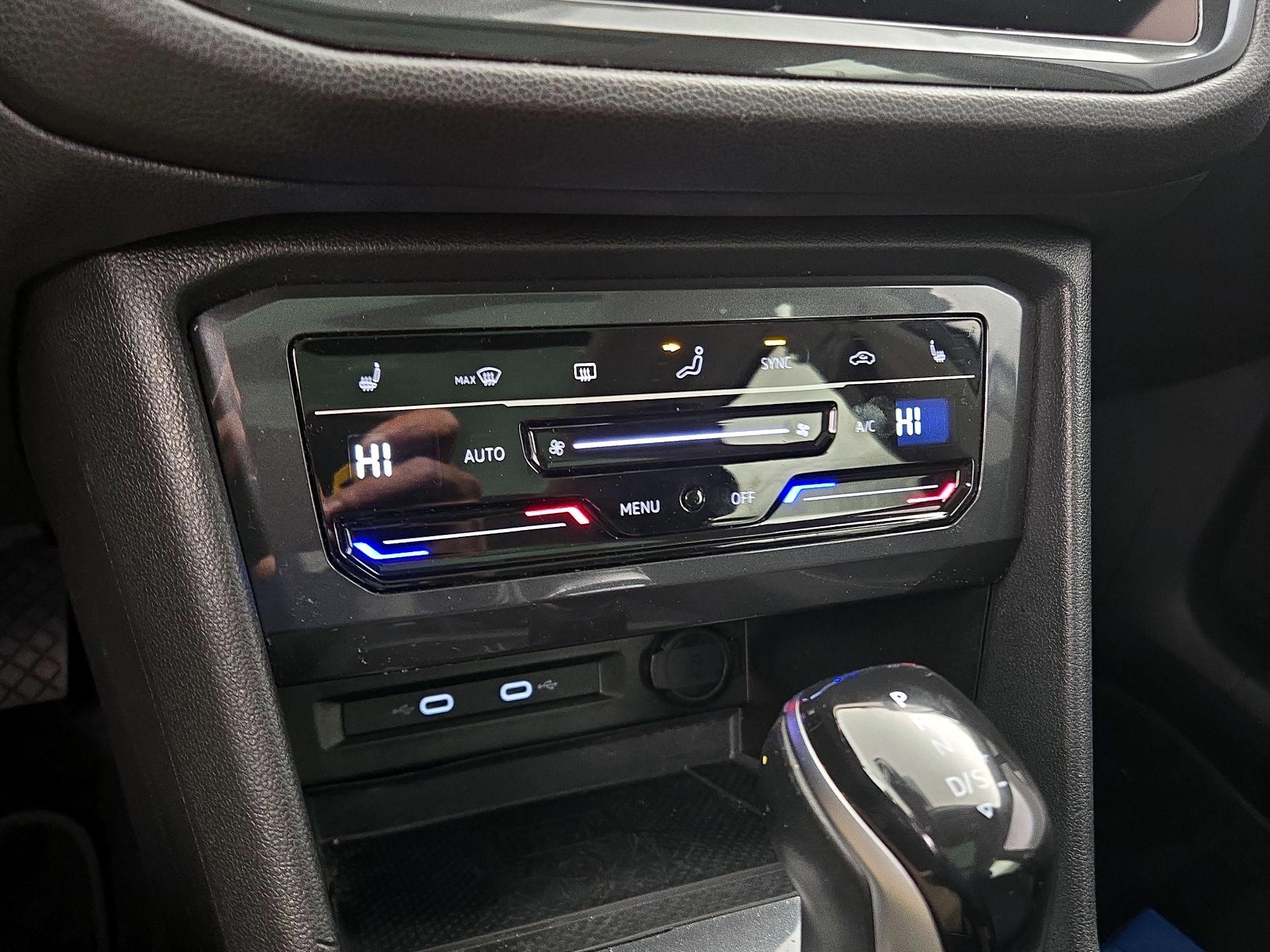 Thumbnail: 2023 Volkswagen Tiguan - 16