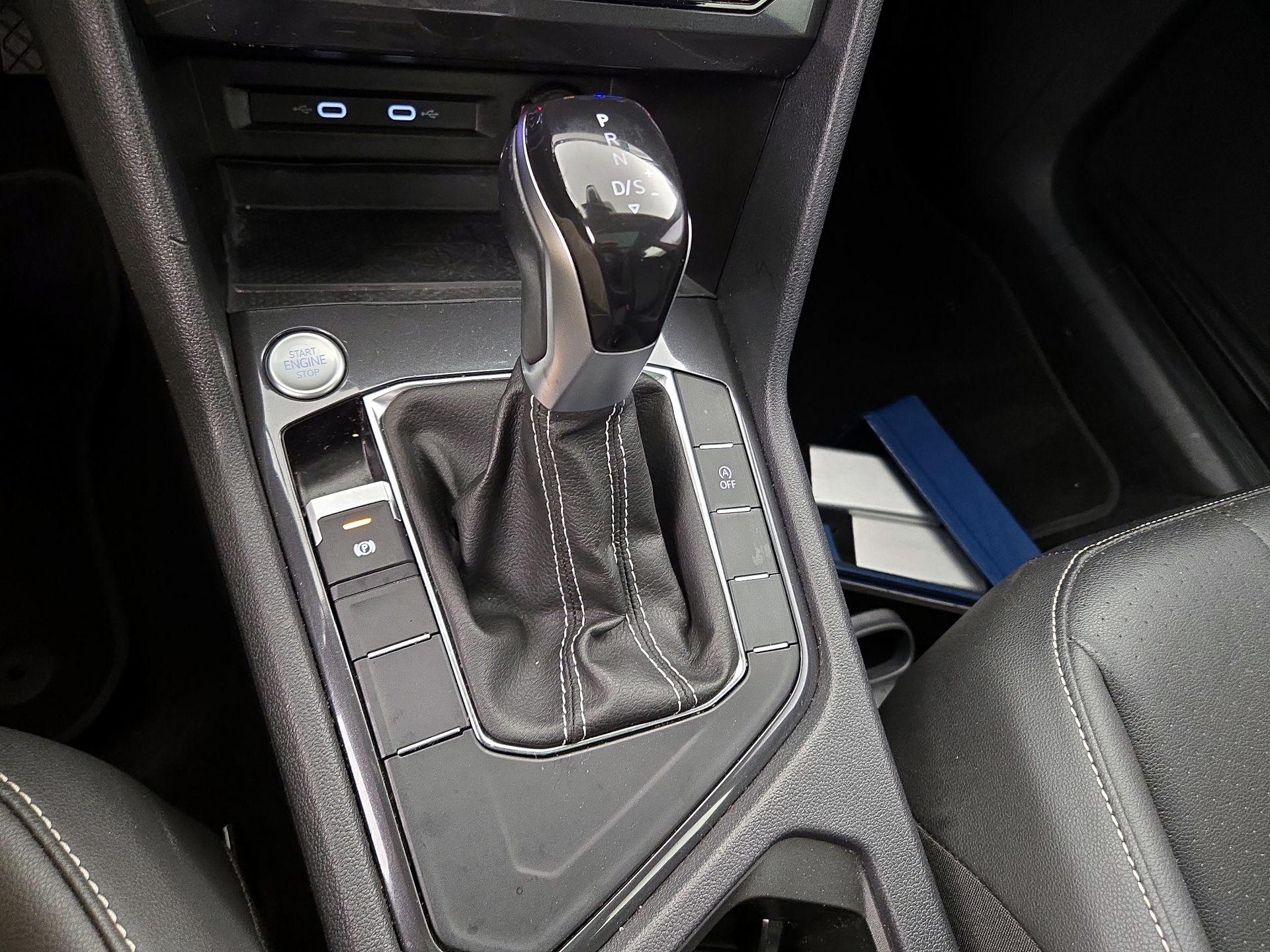 Thumbnail: 2023 Volkswagen Tiguan - 17