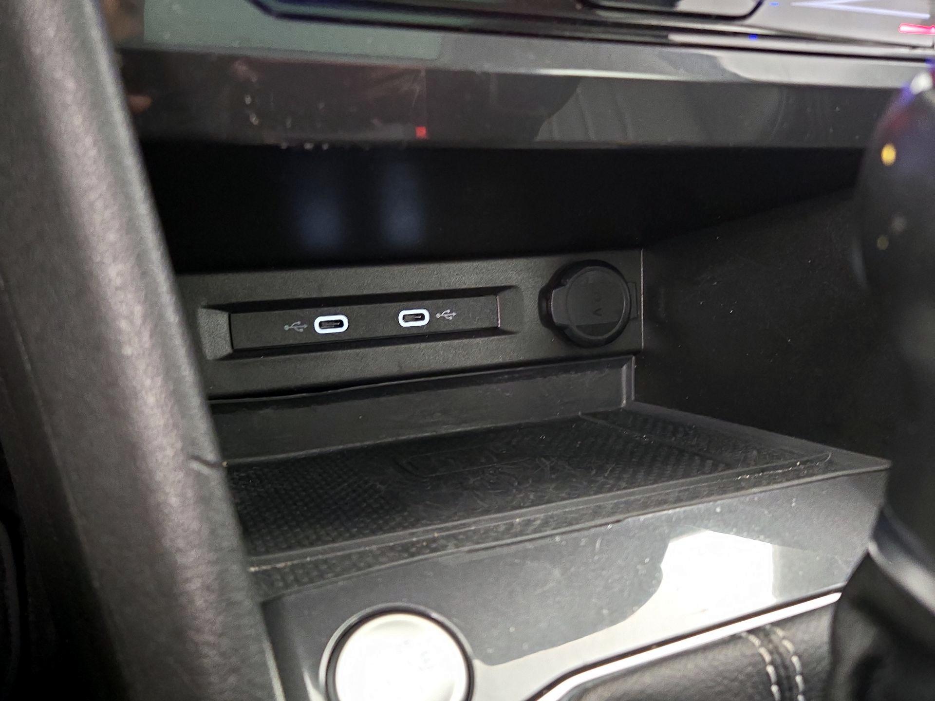 Thumbnail: 2023 Volkswagen Tiguan - 18