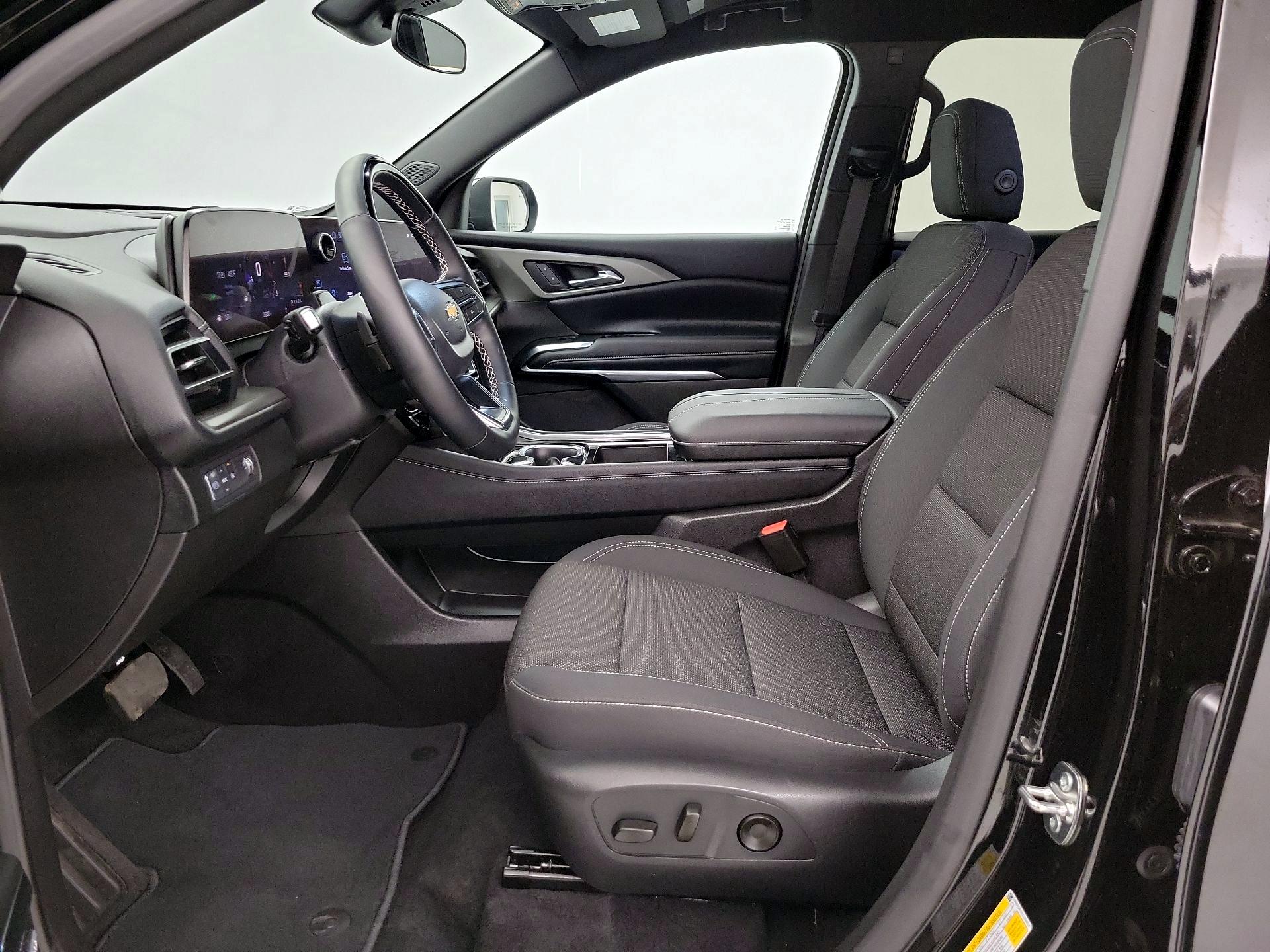 Thumbnail: 2025 Chevrolet Traverse - 11