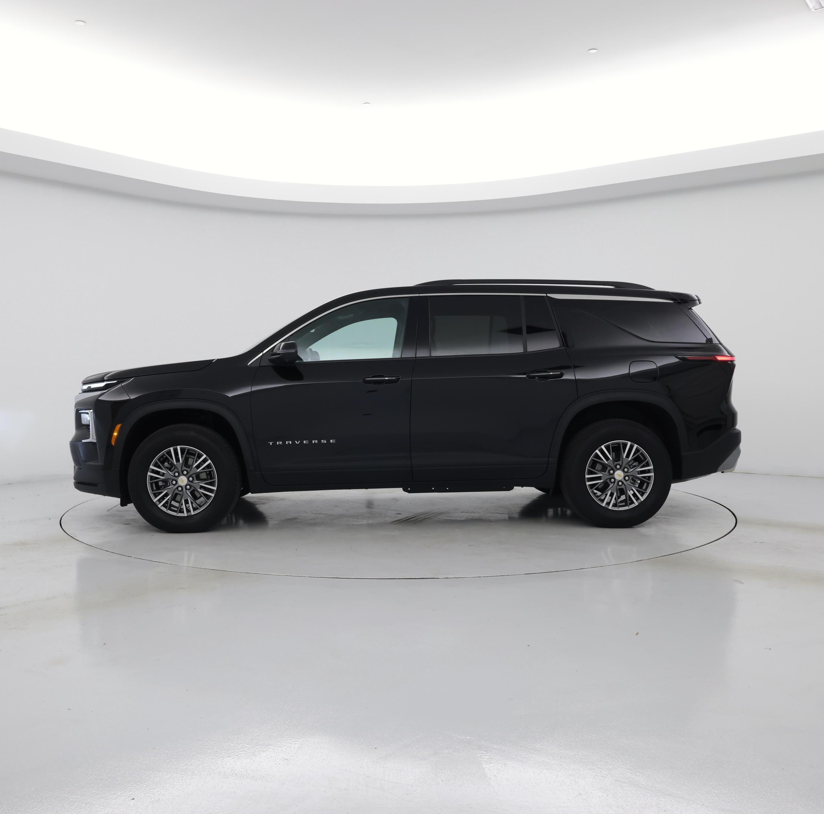 Thumbnail: 2025 Chevrolet Traverse - 3