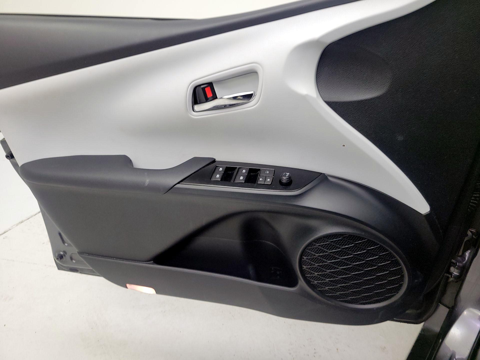 Thumbnail: 2017 Toyota Prius - 10