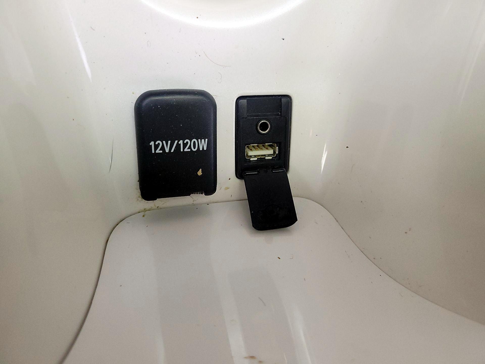 Thumbnail: 2017 Toyota Prius - 17