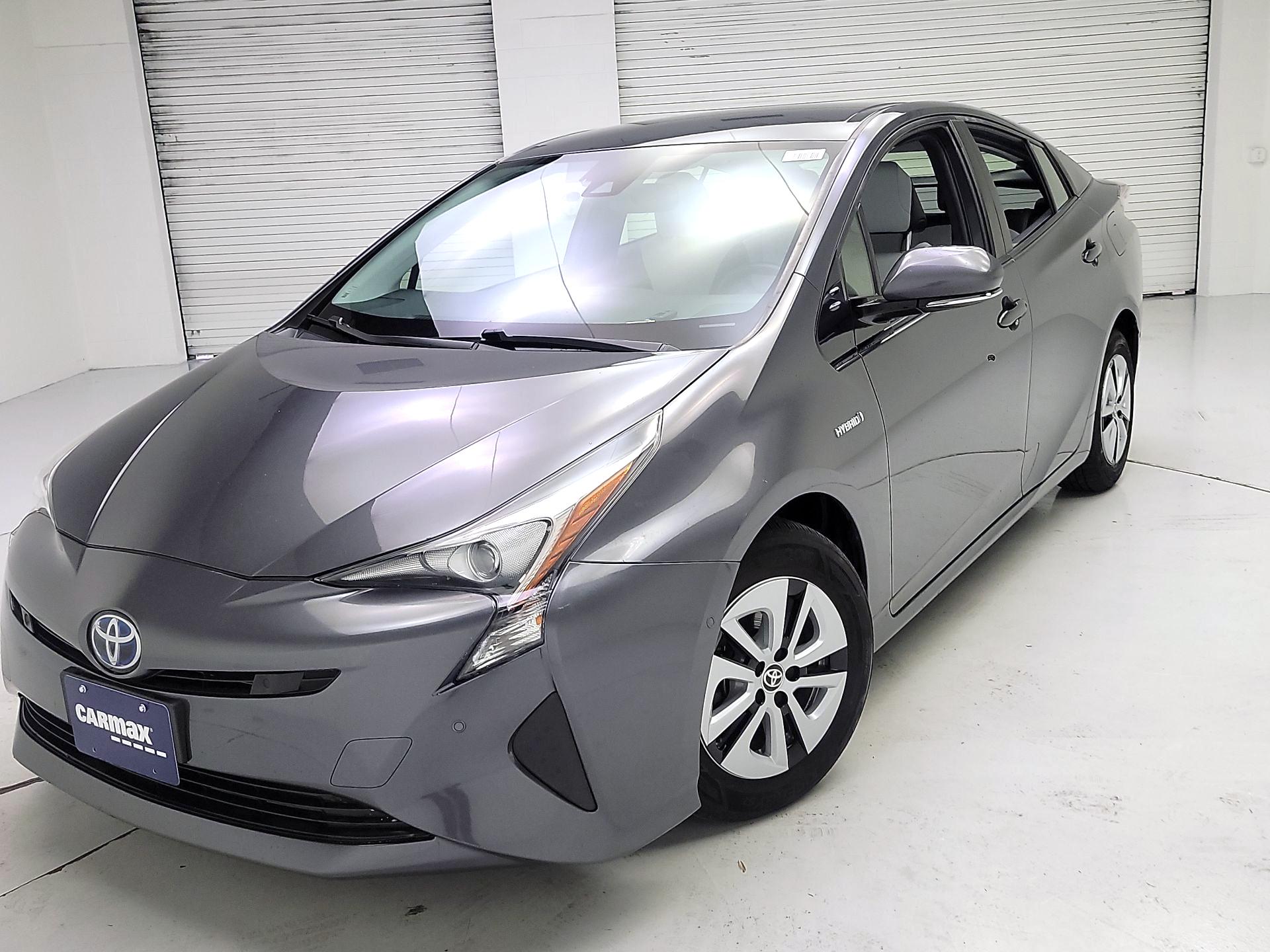 Thumbnail: 2017 Toyota Prius - 3