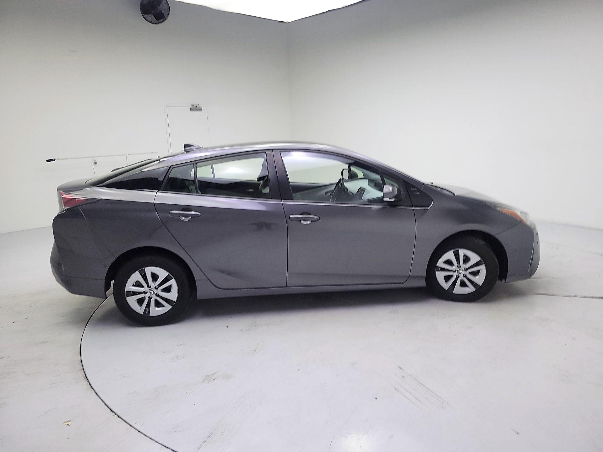 Thumbnail: 2017 Toyota Prius - 4