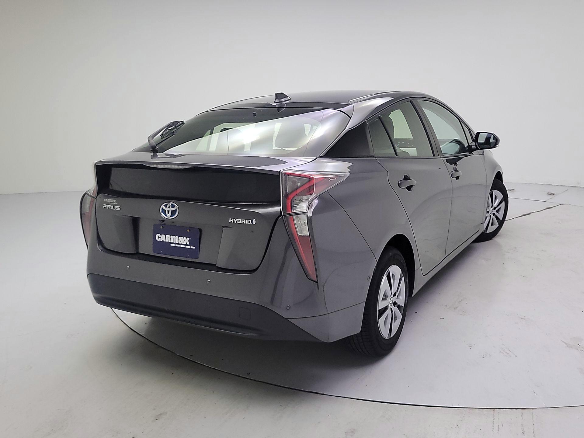 Thumbnail: 2017 Toyota Prius - 5