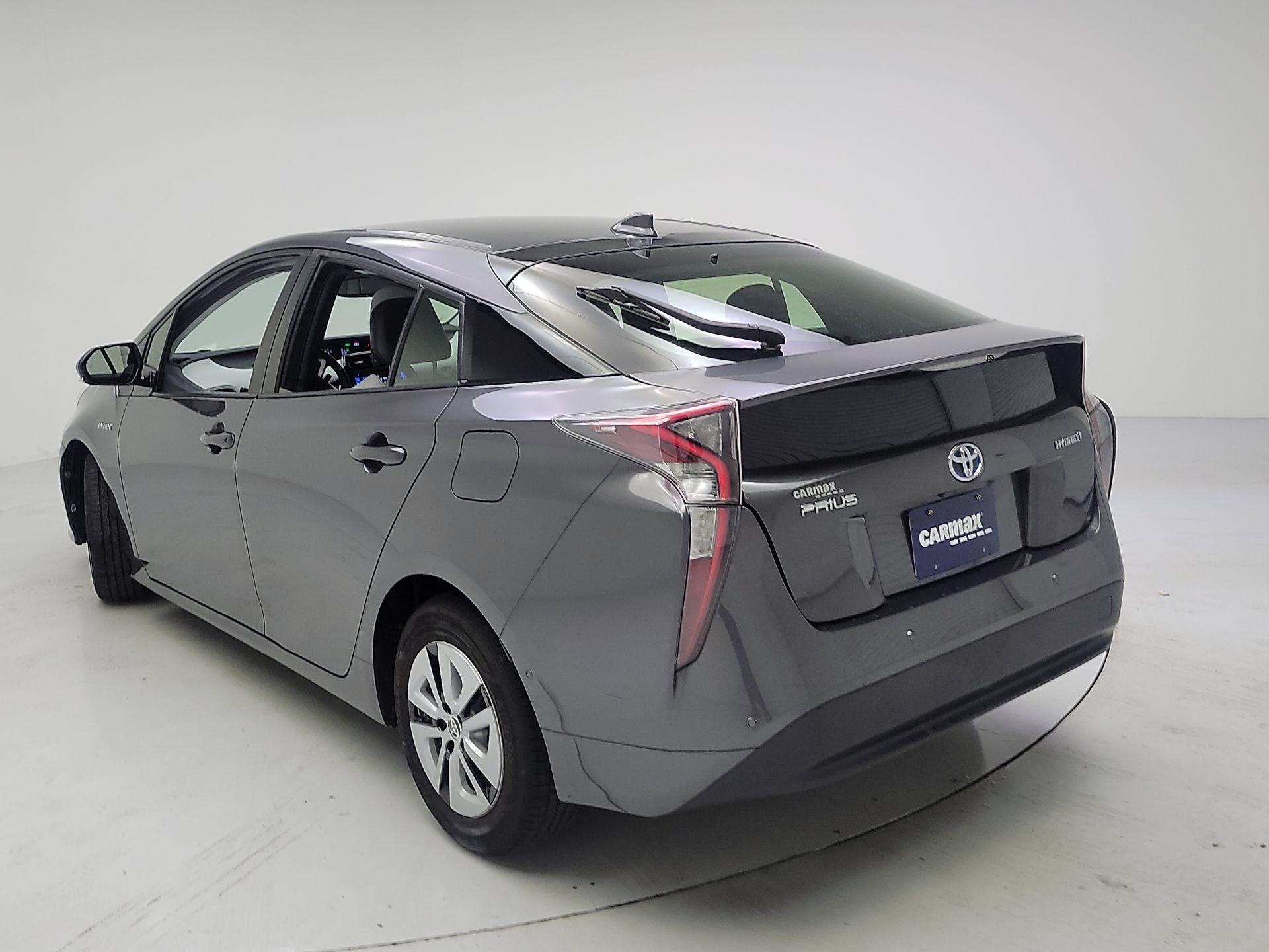 Thumbnail: 2017 Toyota Prius - 7
