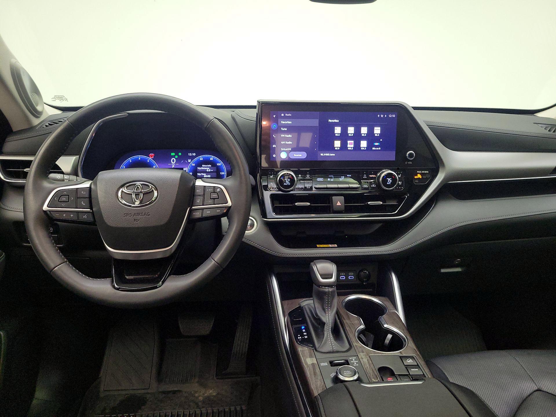 Thumbnail: 2024 Toyota Highlander - 8