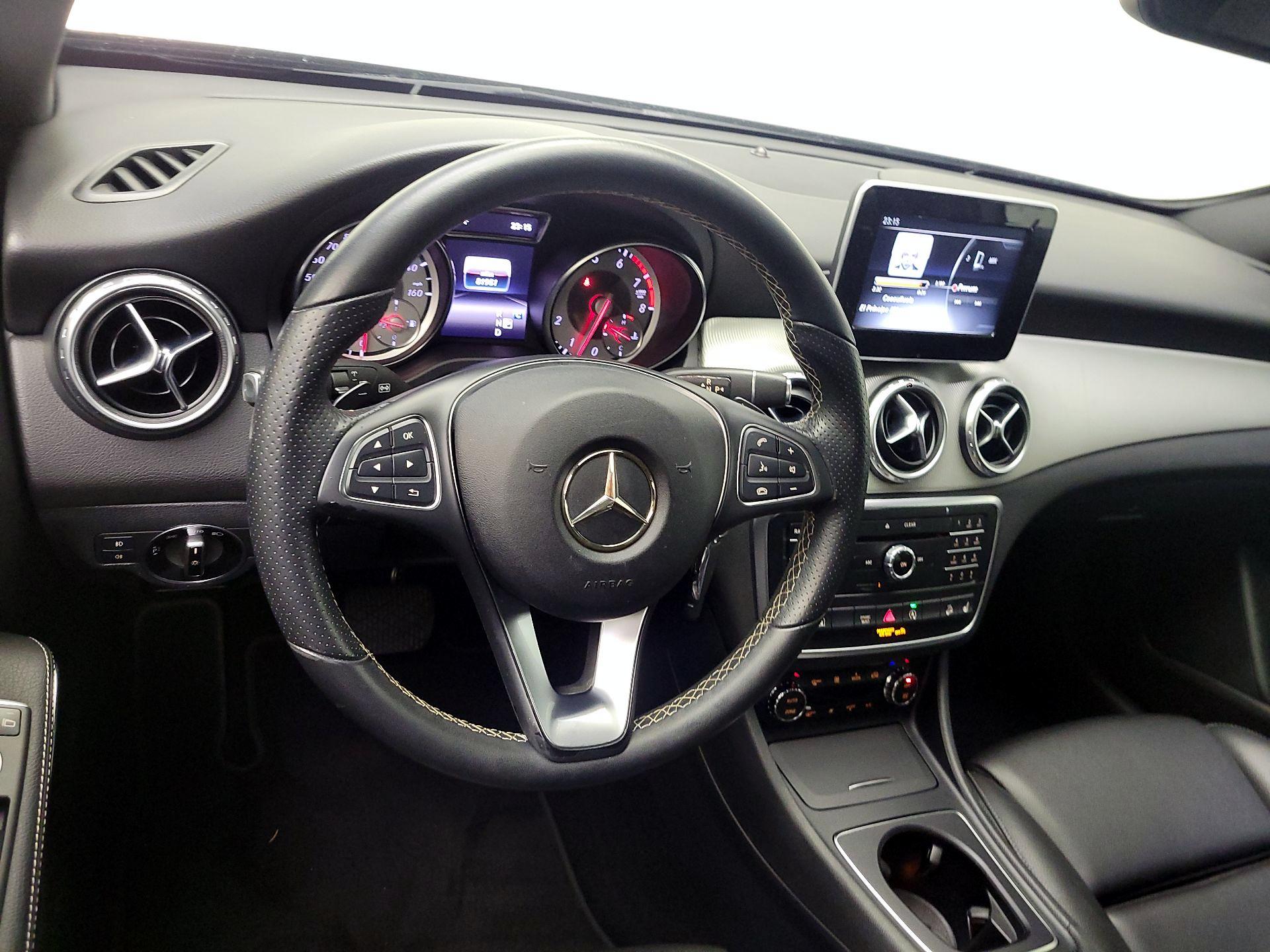 Thumbnail: 2017 Mercedes-Benz GLA - 8